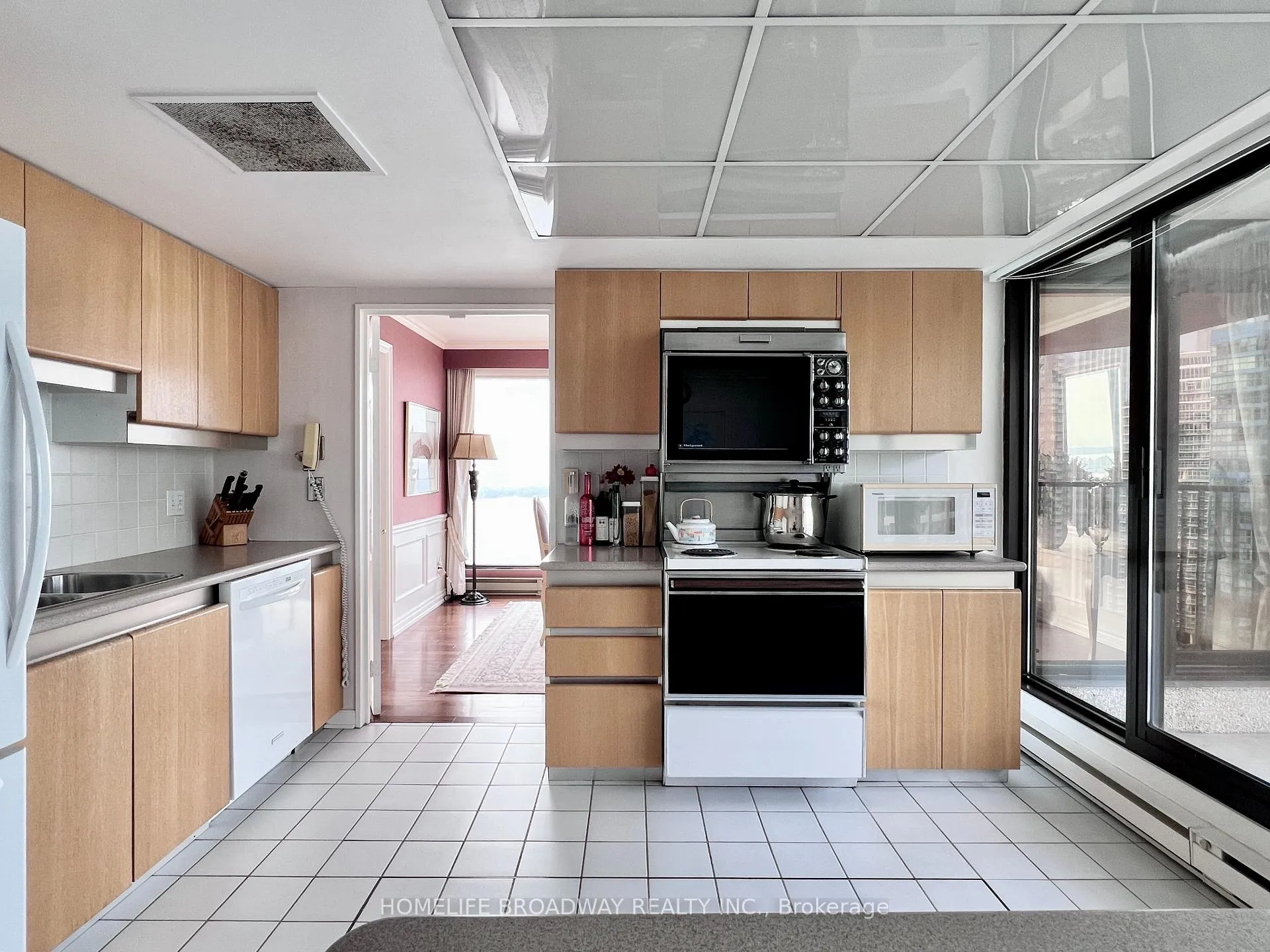 Photo 13 of Unit 3001, 65 Harbour Square, Toronto, Waterfront Communities — HOMEH