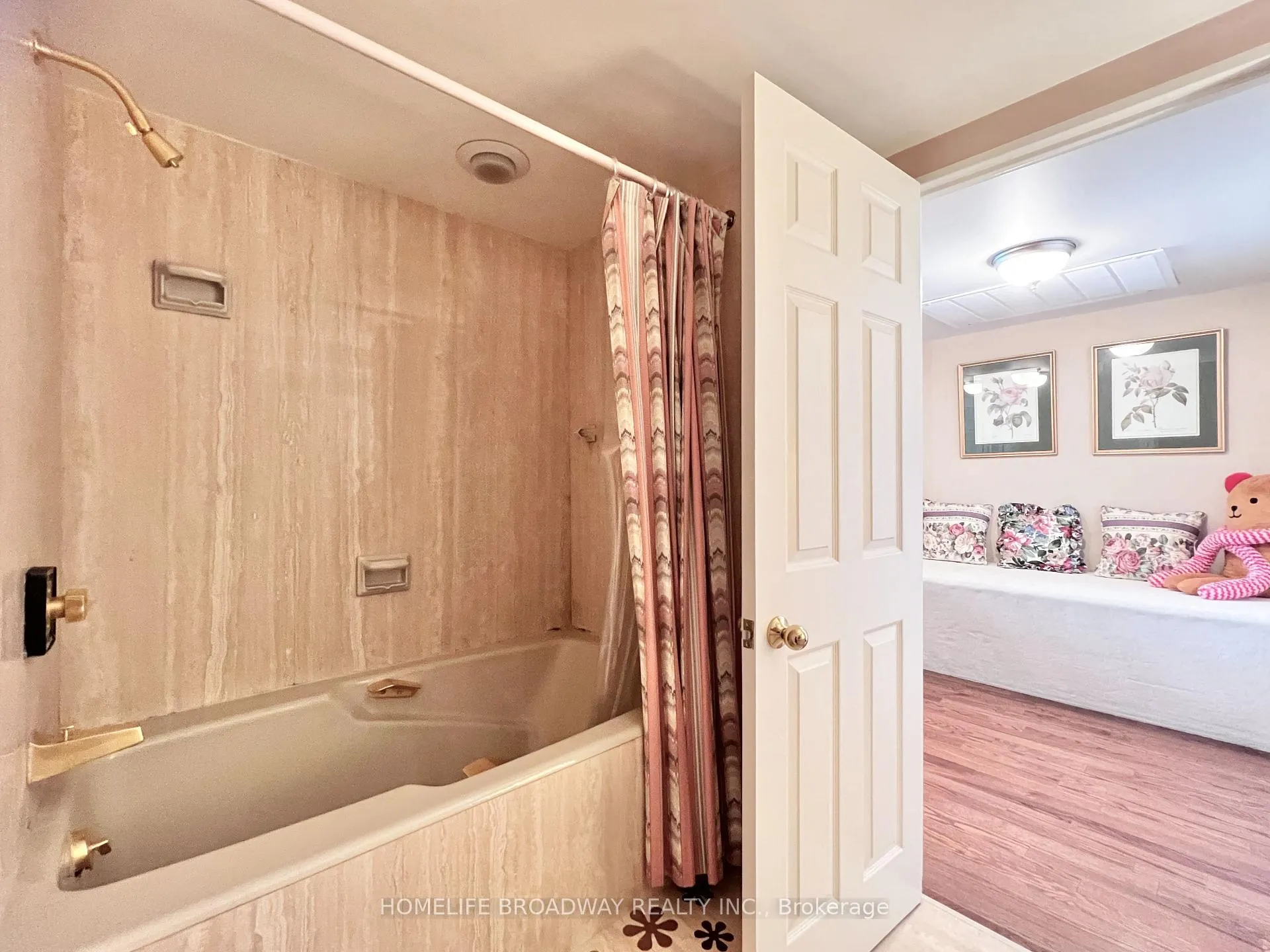 Photo 20 of Unit 3001, 65 Harbour Square, Toronto, Waterfront Communities — HOMEH