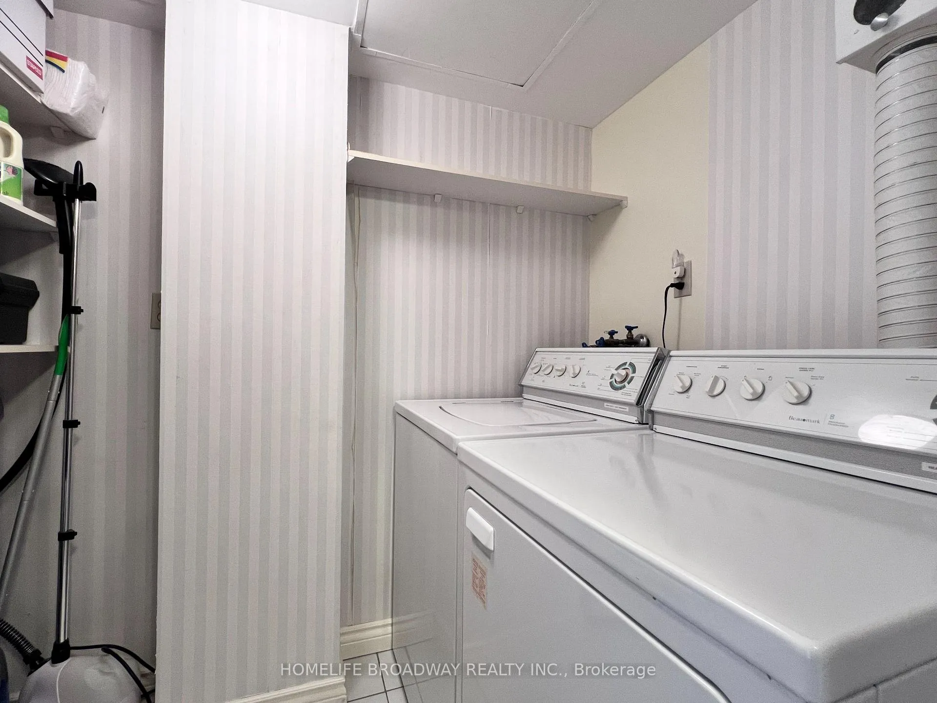 Photo 23 of Unit 3001, 65 Harbour Square, Toronto, Waterfront Communities — HOMEH