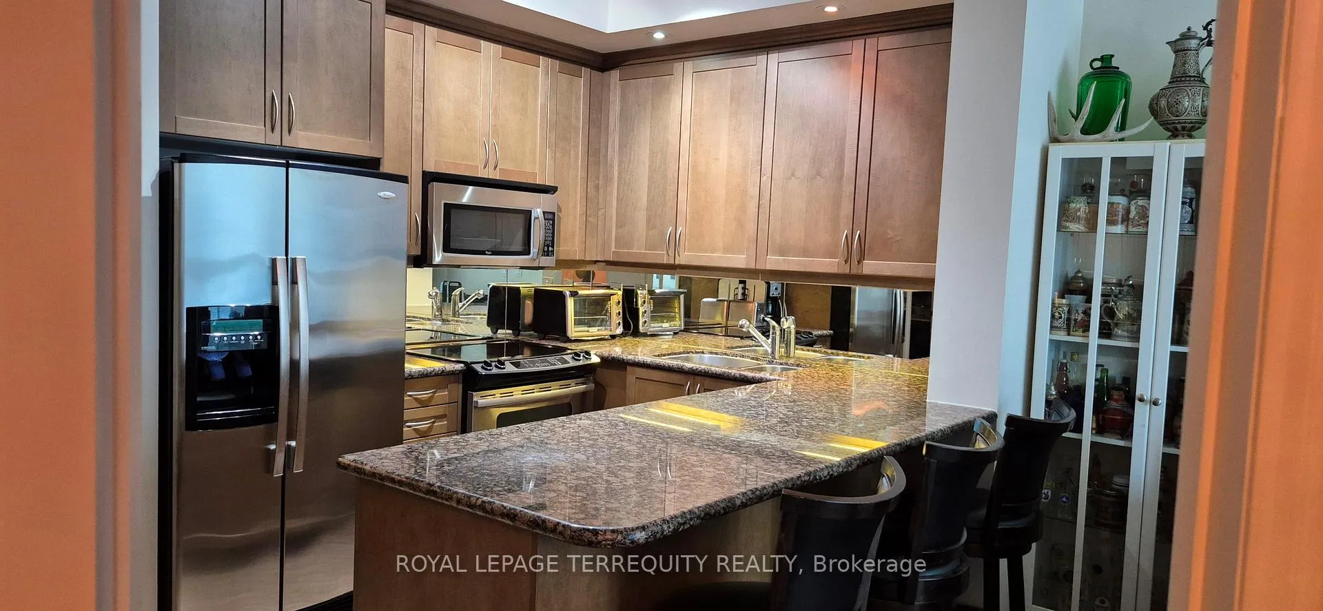 Photo 2 of Unit 431, 628 Fleet Street, Toronto, Niagara — HOMEH