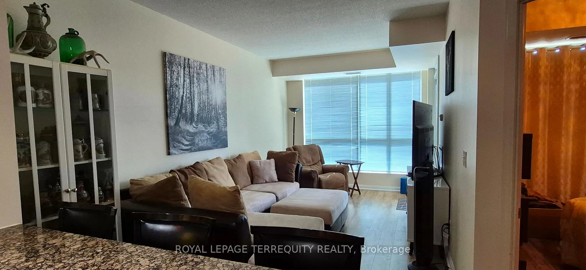 Photo 3 of Unit 431, 628 Fleet Street, Toronto, Niagara — HOMEH