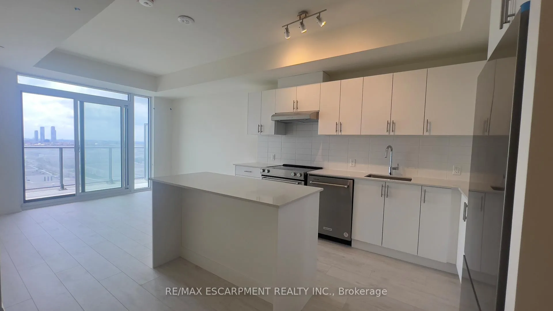 Photo 4 of Unit 1512, 8960 Jane Street, Vaughan, Vellore Village — HOMEH