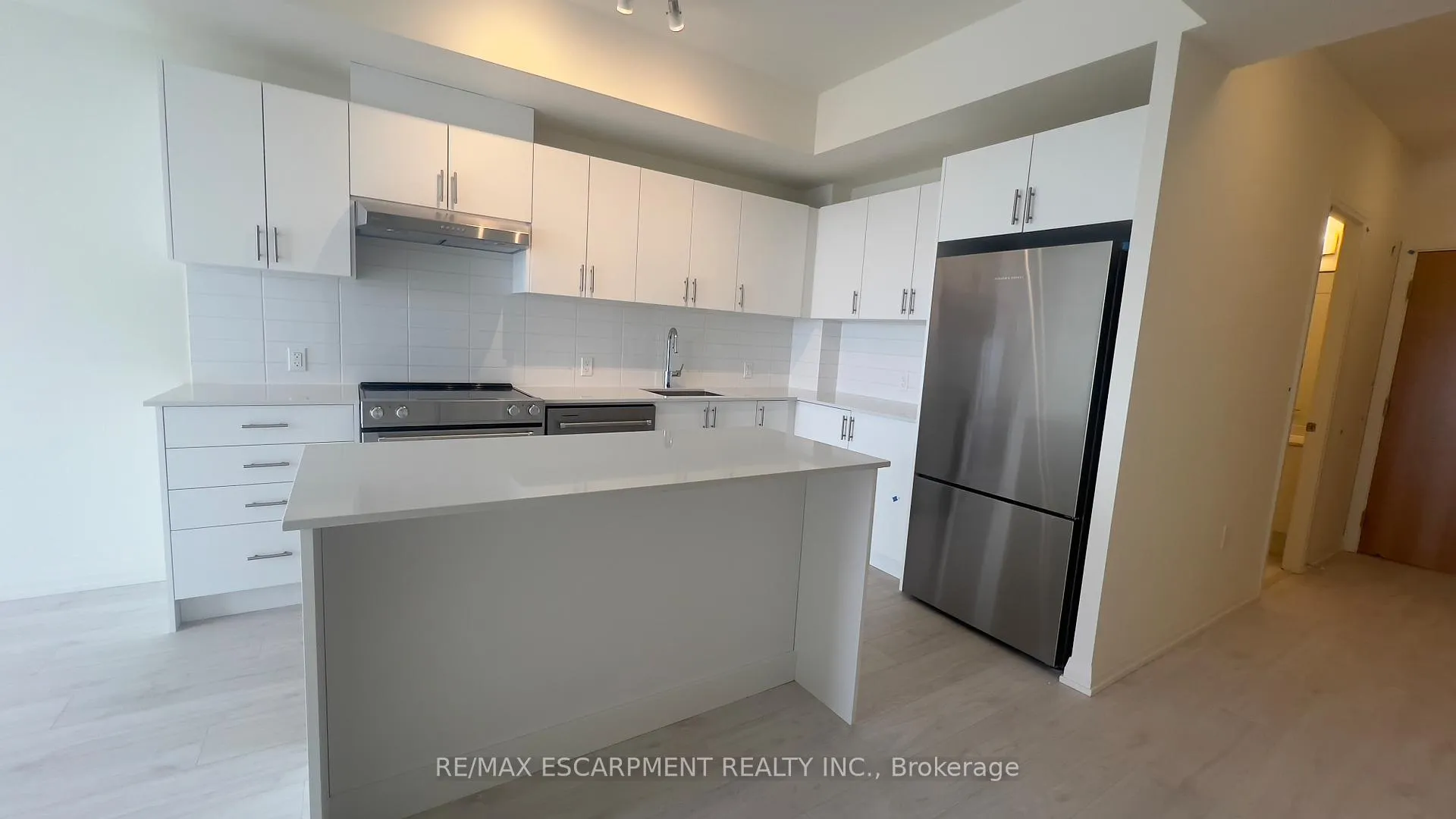 Photo 5 of Unit 1512, 8960 Jane Street, Vaughan, Vellore Village — HOMEH