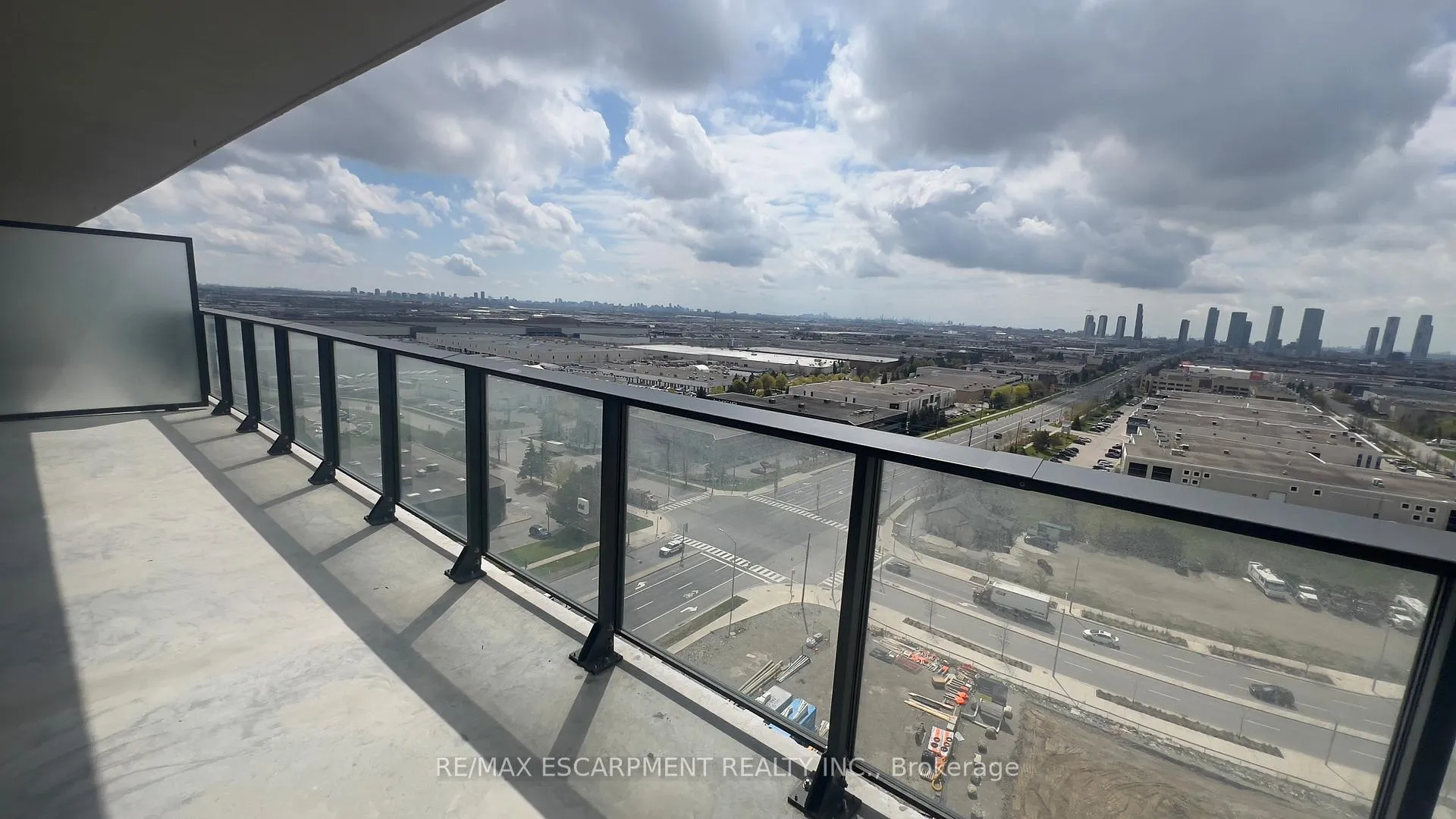 Photo 6 of Unit 1512, 8960 Jane Street, Vaughan, Vellore Village — HOMEH