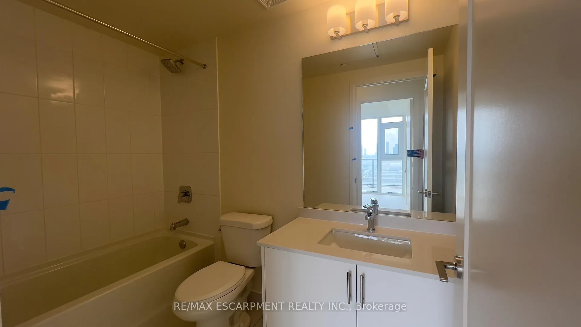 Photo 9 of Unit 1512, 8960 Jane Street, Vaughan, Vellore Village — HOMEH