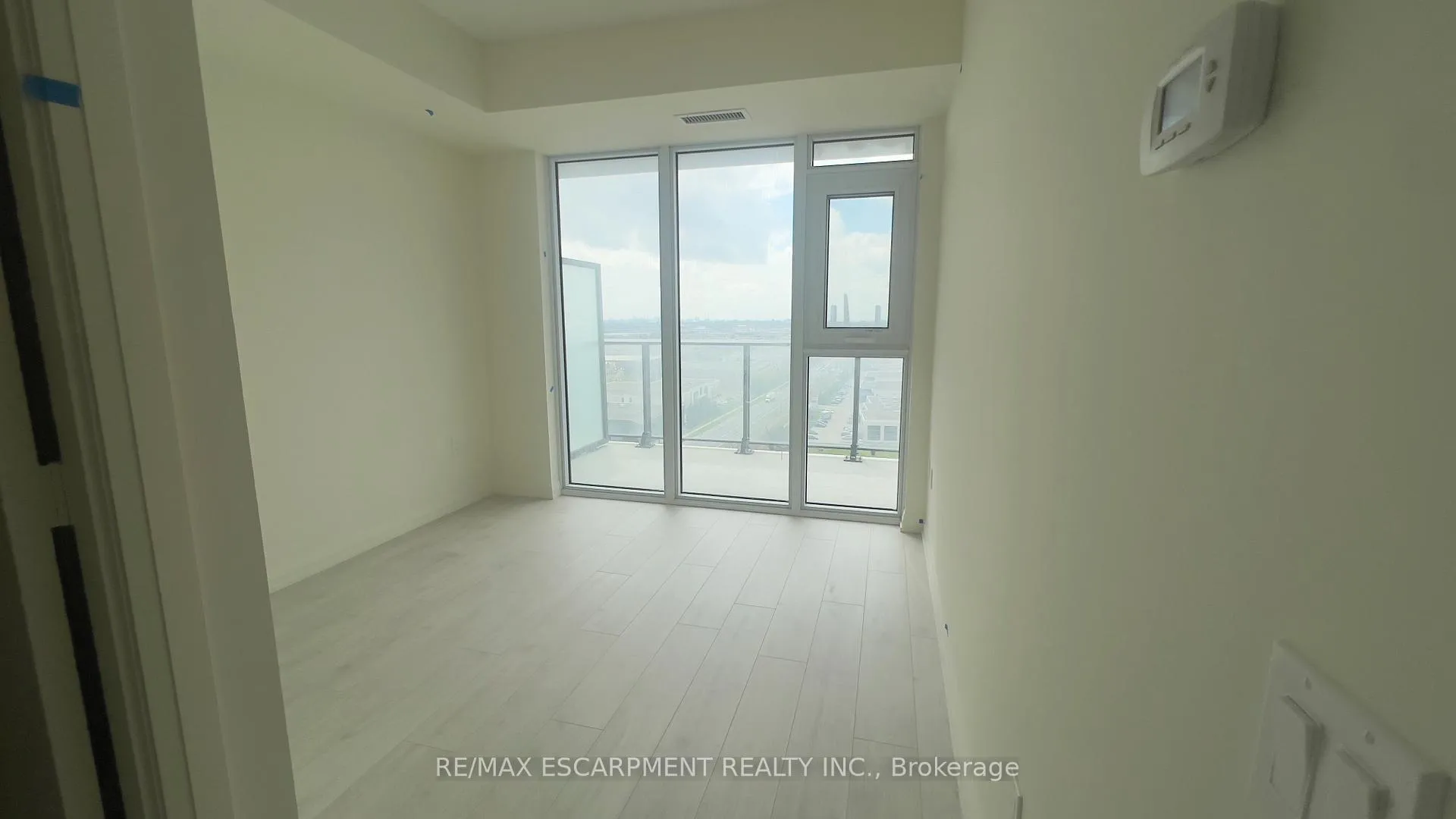 Photo 10 of Unit 1512, 8960 Jane Street, Vaughan, Vellore Village — HOMEH
