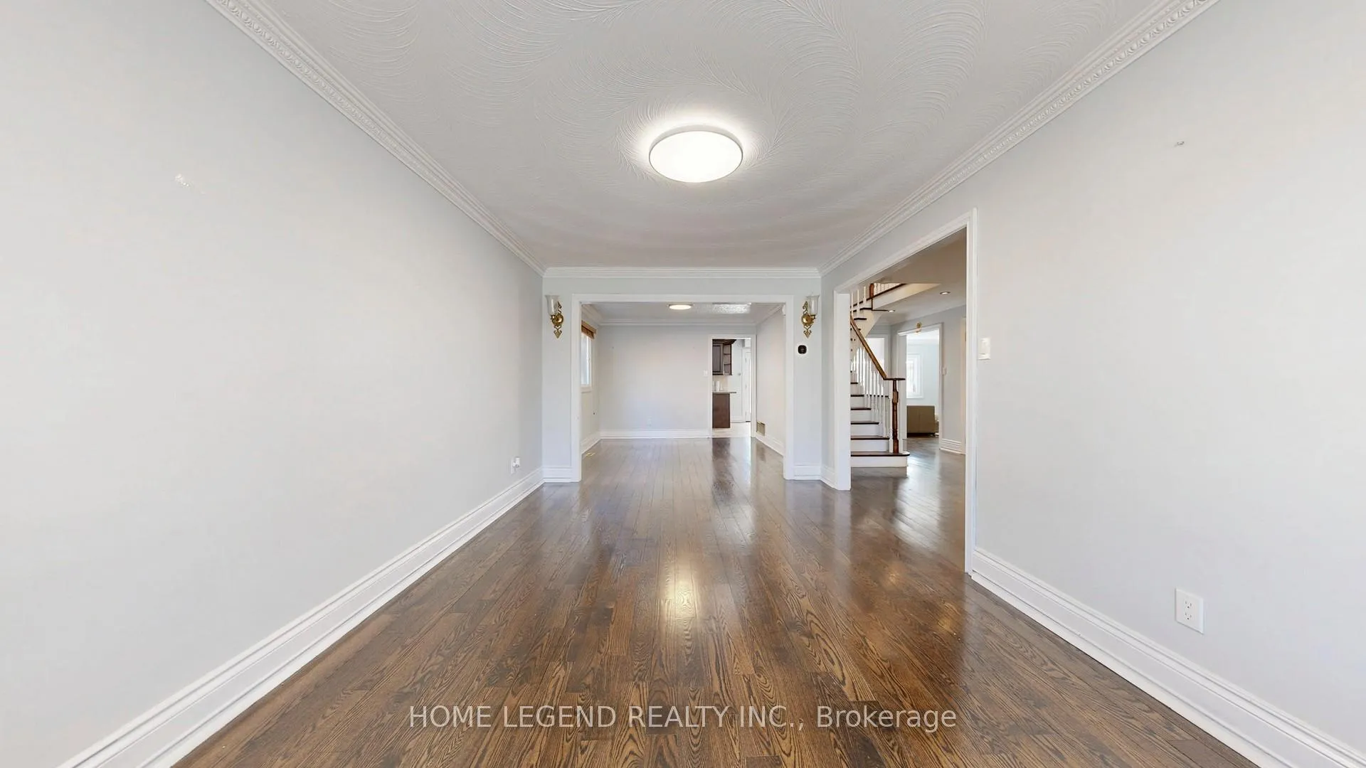 Photo 6 of 261 Fincham Avenue, Markham, Markham Village — HOMEH