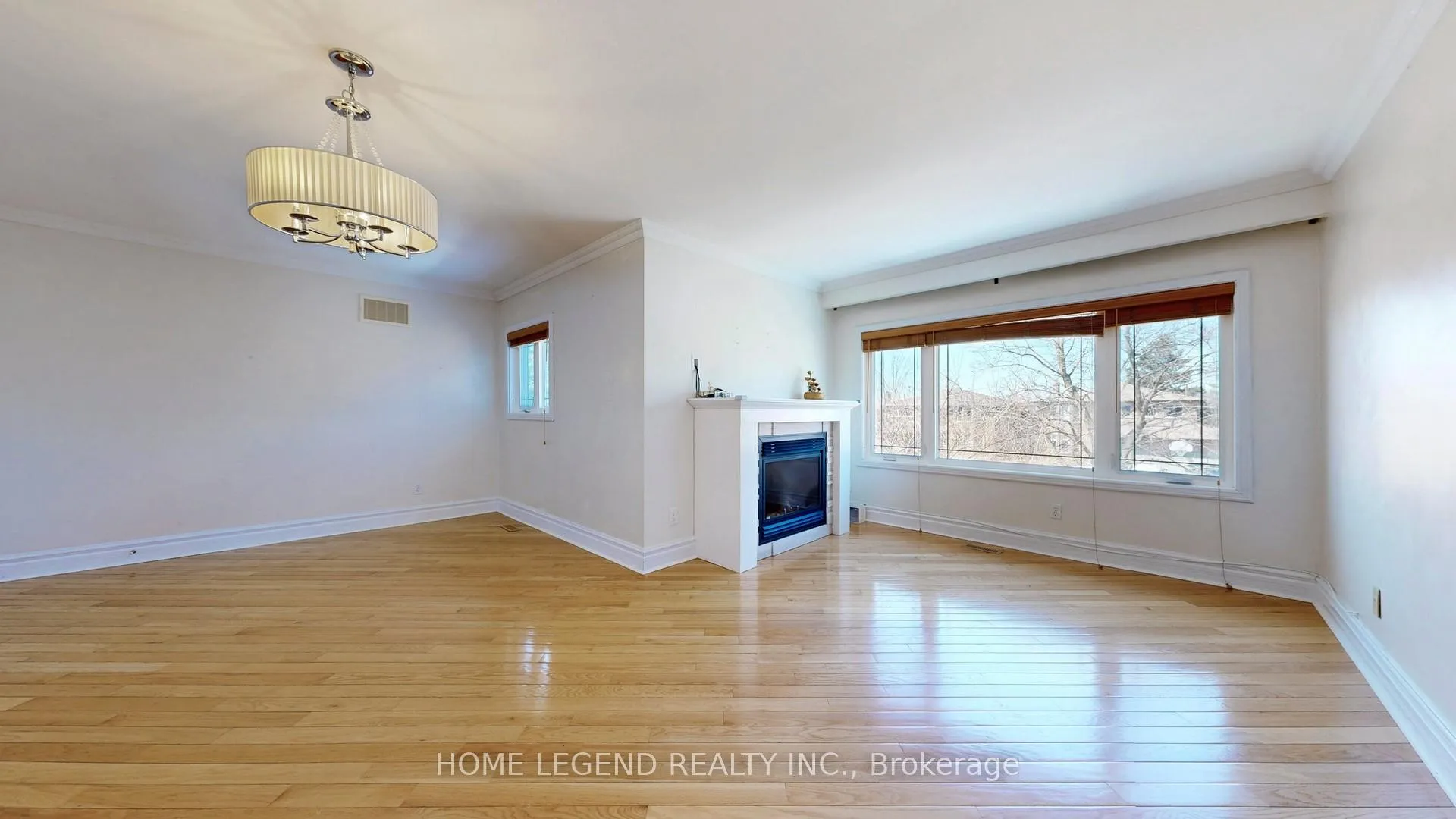 Photo 29 of 261 Fincham Avenue, Markham, Markham Village — HOMEH
