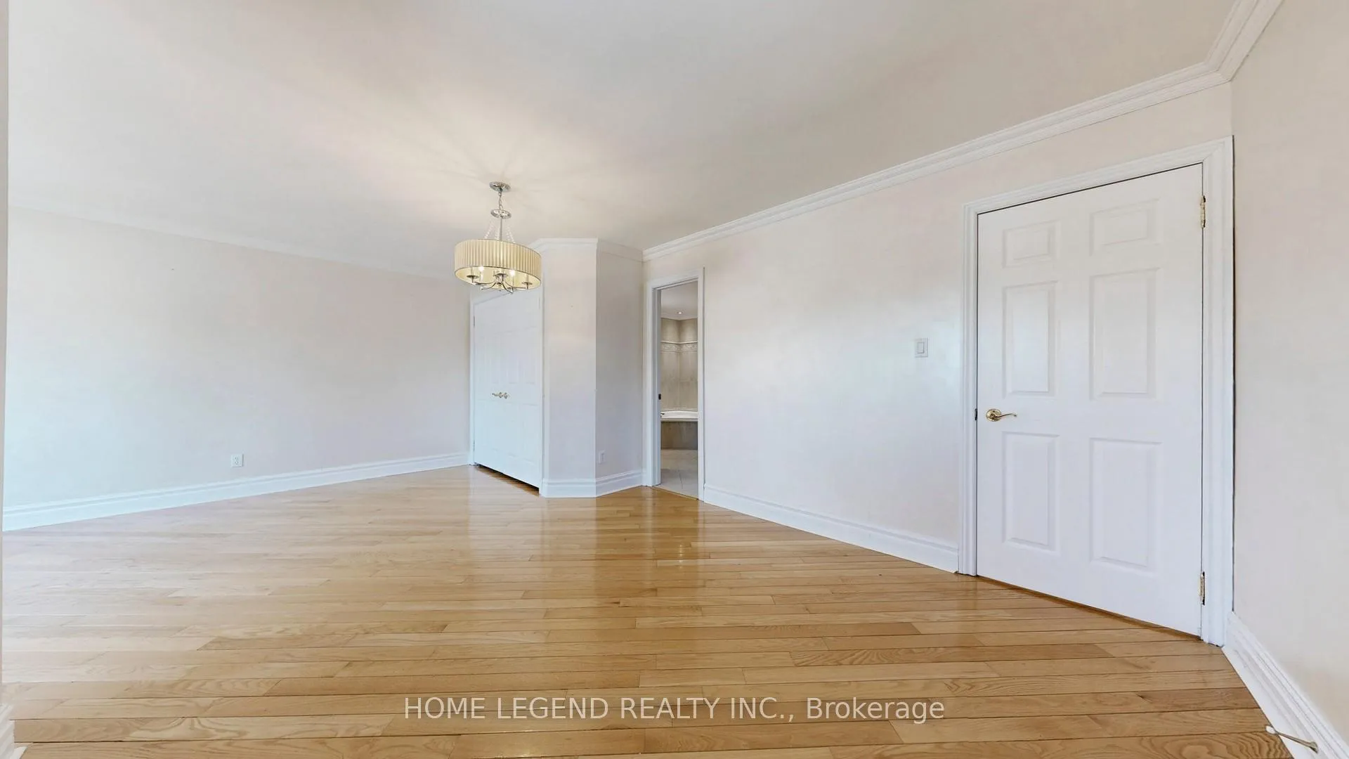 Photo 30 of 261 Fincham Avenue, Markham, Markham Village — HOMEH