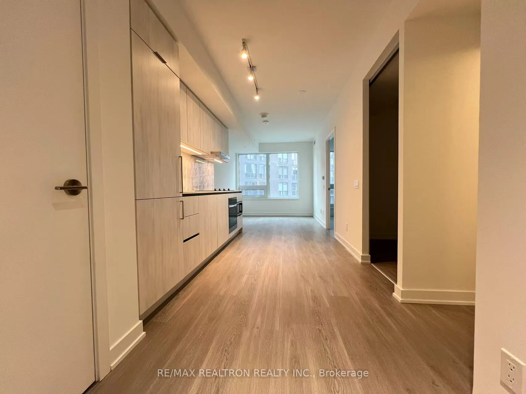 Photo 3 of Unit 1802, 8 Wellesley Street, Toronto, Bay Street Corridor — HOMEH