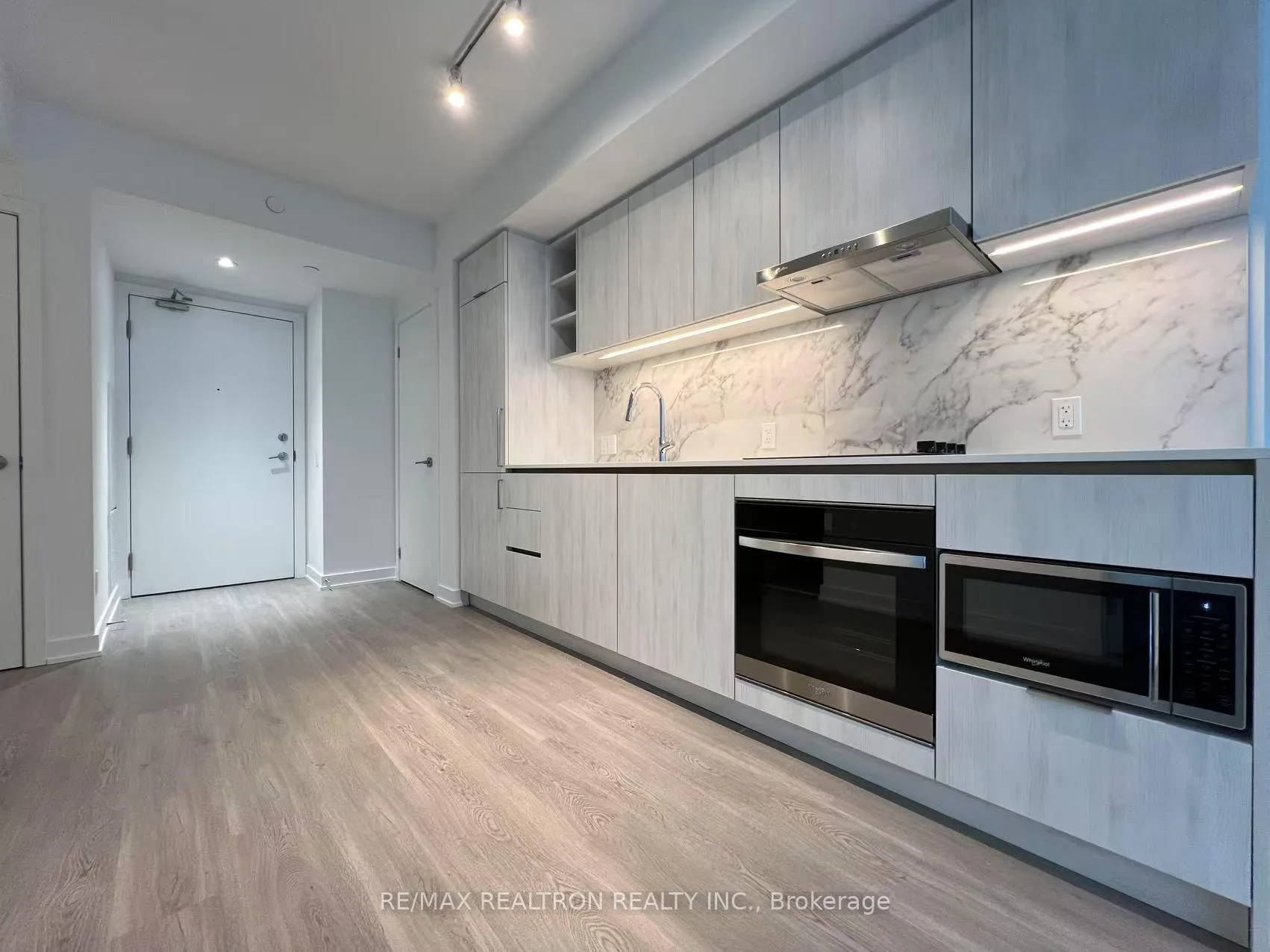 Photo 4 of Unit 1802, 8 Wellesley Street, Toronto, Bay Street Corridor — HOMEH