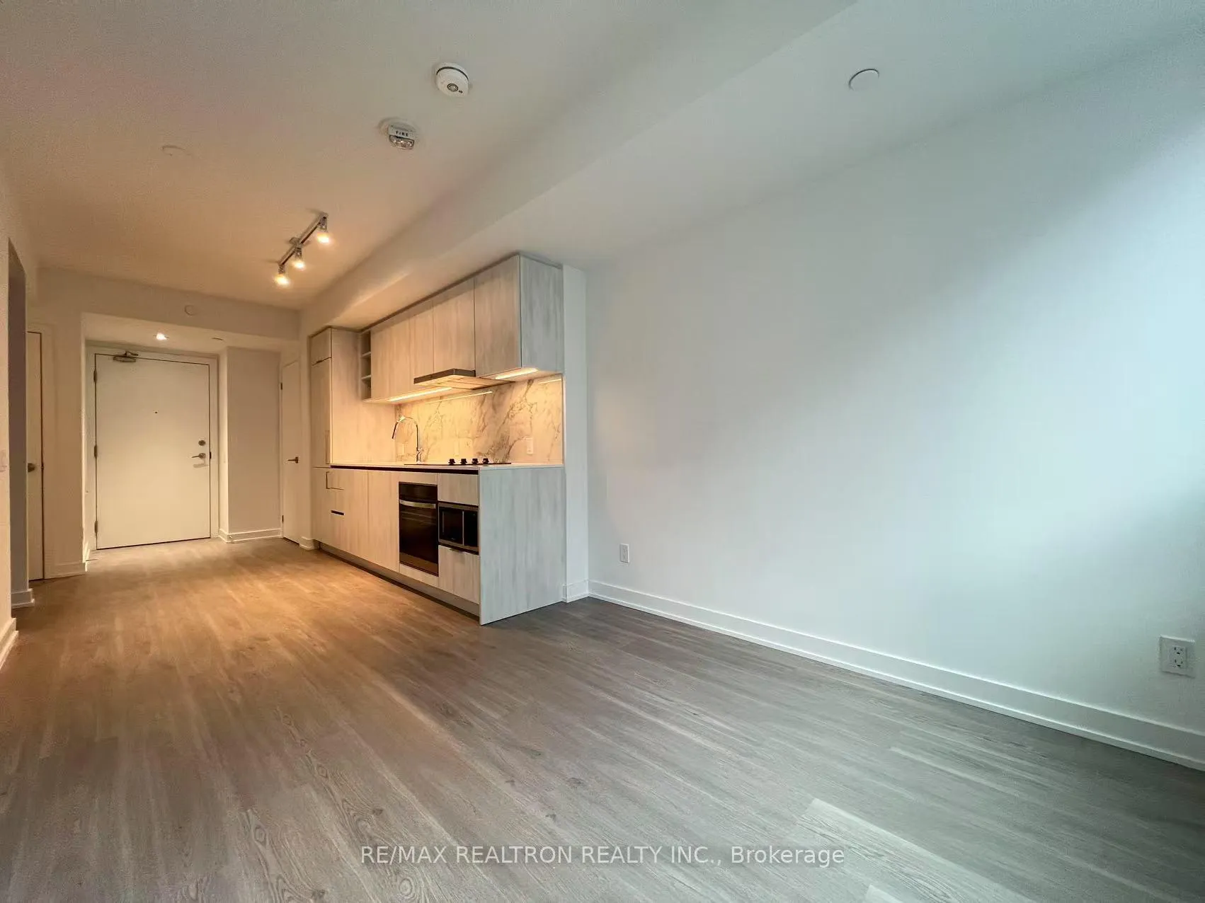 Photo 5 of Unit 1802, 8 Wellesley Street, Toronto, Bay Street Corridor — HOMEH