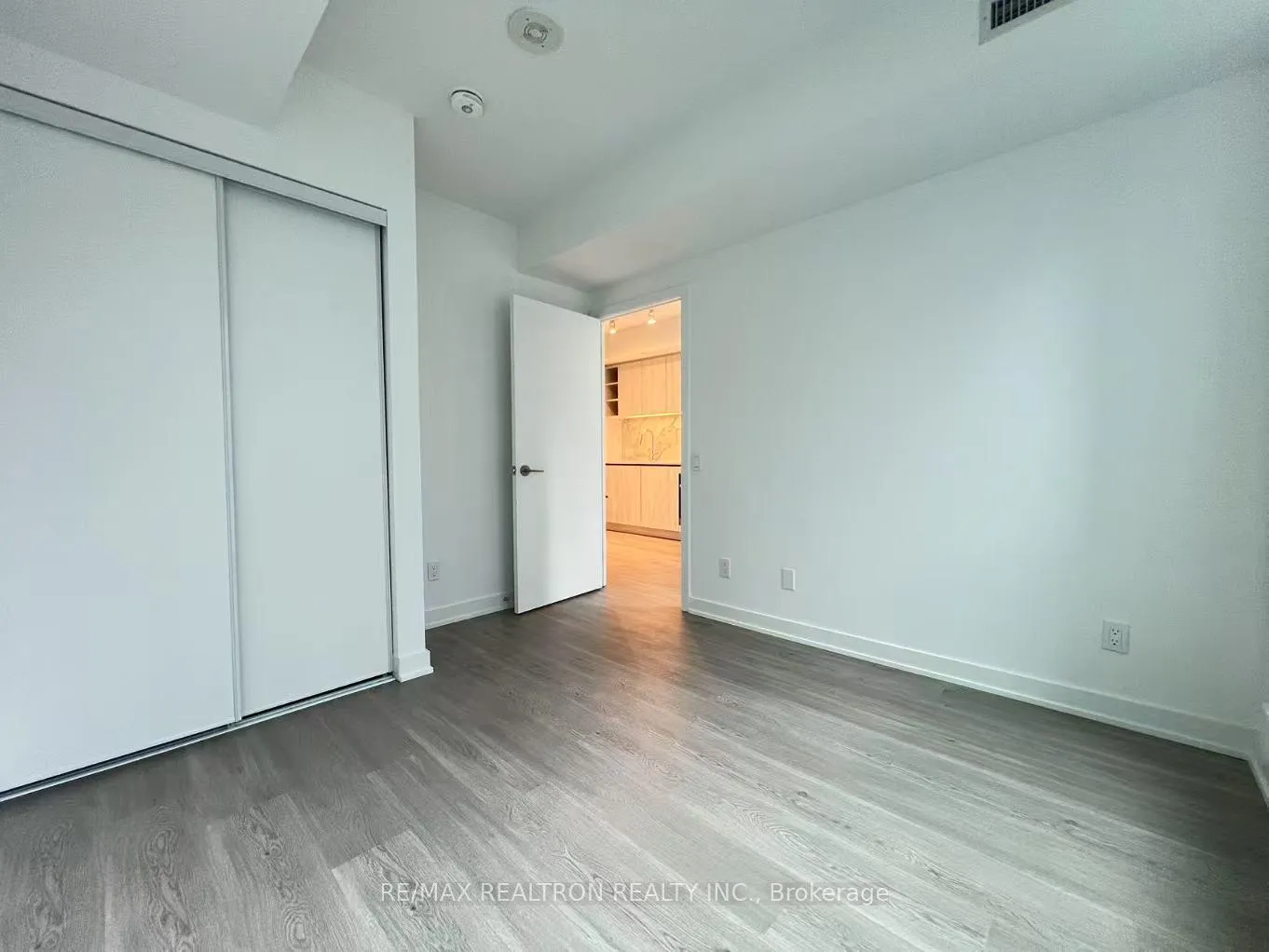 Photo 8 of Unit 1802, 8 Wellesley Street, Toronto, Bay Street Corridor — HOMEH