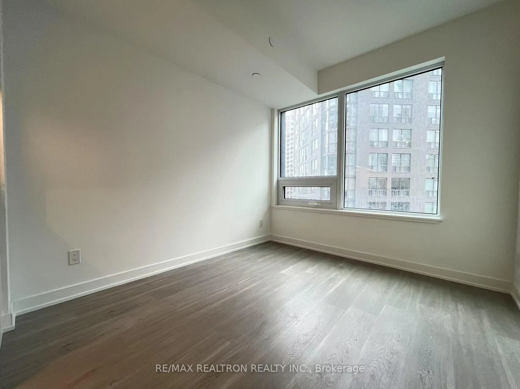 Photo 9 of Unit 1802, 8 Wellesley Street, Toronto, Bay Street Corridor — HOMEH