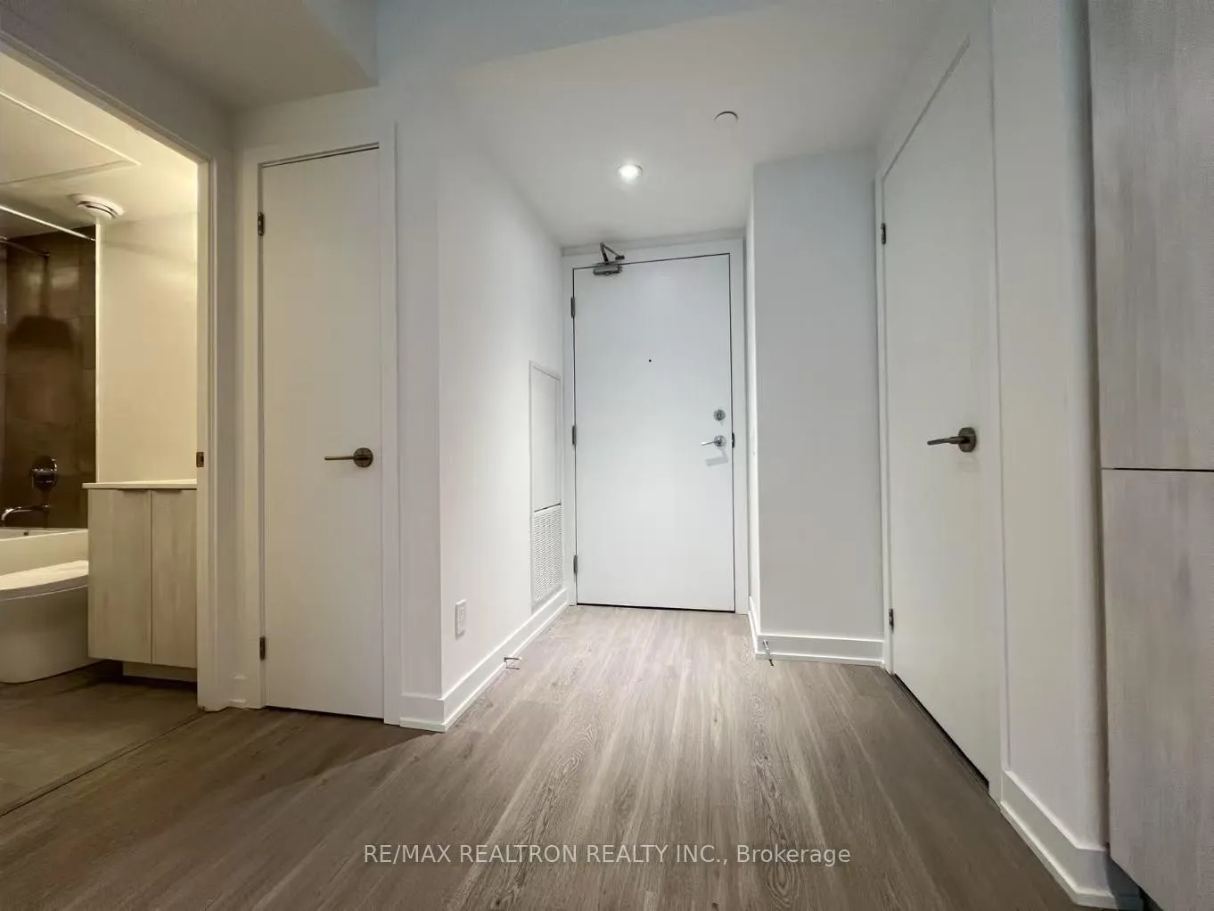 Photo 12 of Unit 1802, 8 Wellesley Street, Toronto, Bay Street Corridor — HOMEH