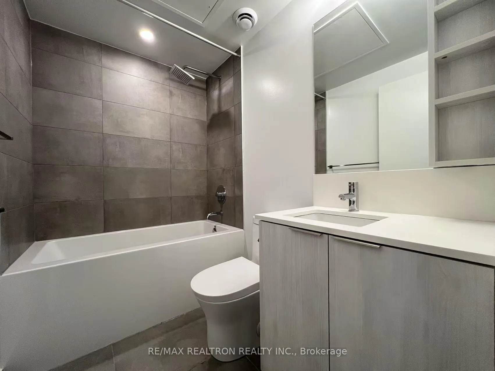 Photo 13 of Unit 1802, 8 Wellesley Street, Toronto, Bay Street Corridor — HOMEH