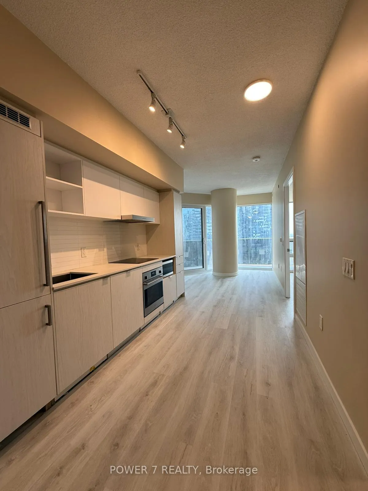 Photo 4 of Unit 1909, 55 Cooper Street, Toronto, Waterfront Communities — HOMEH