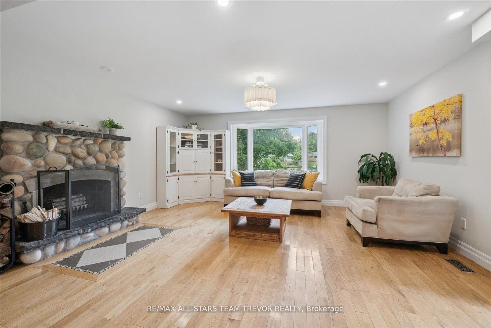 Photo 6 of 219 Willow Drive, Georgina, Keswick South — HOMEH