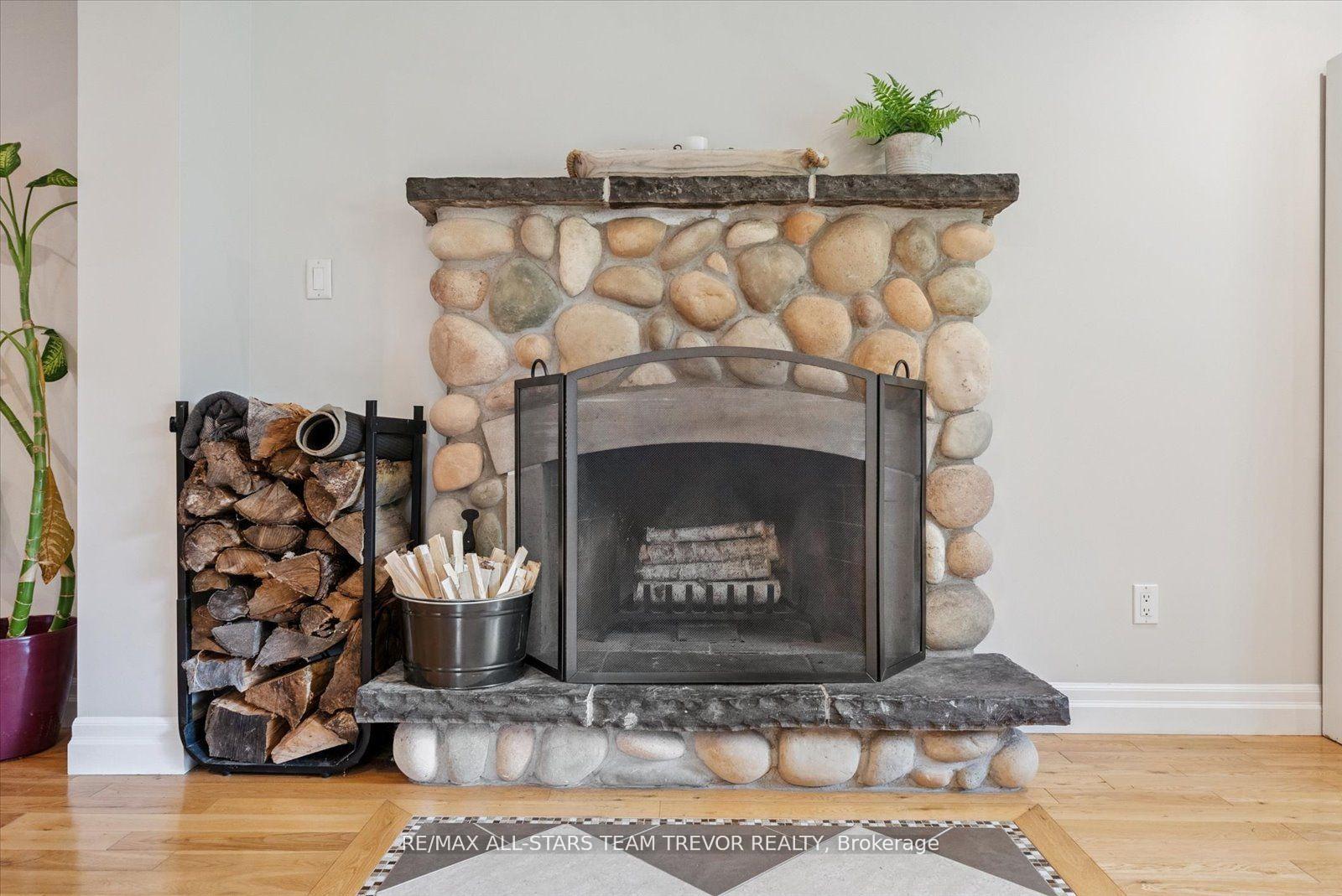 Photo 7 of 219 Willow Drive, Georgina, Keswick South — HOMEH