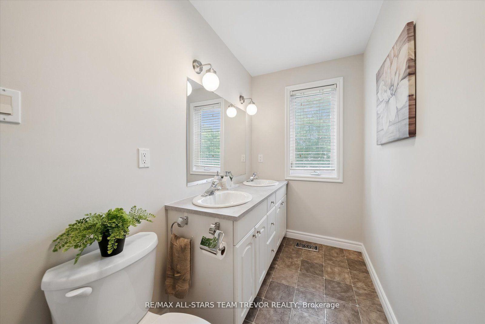 Photo 26 of 219 Willow Drive, Georgina, Keswick South — HOMEH