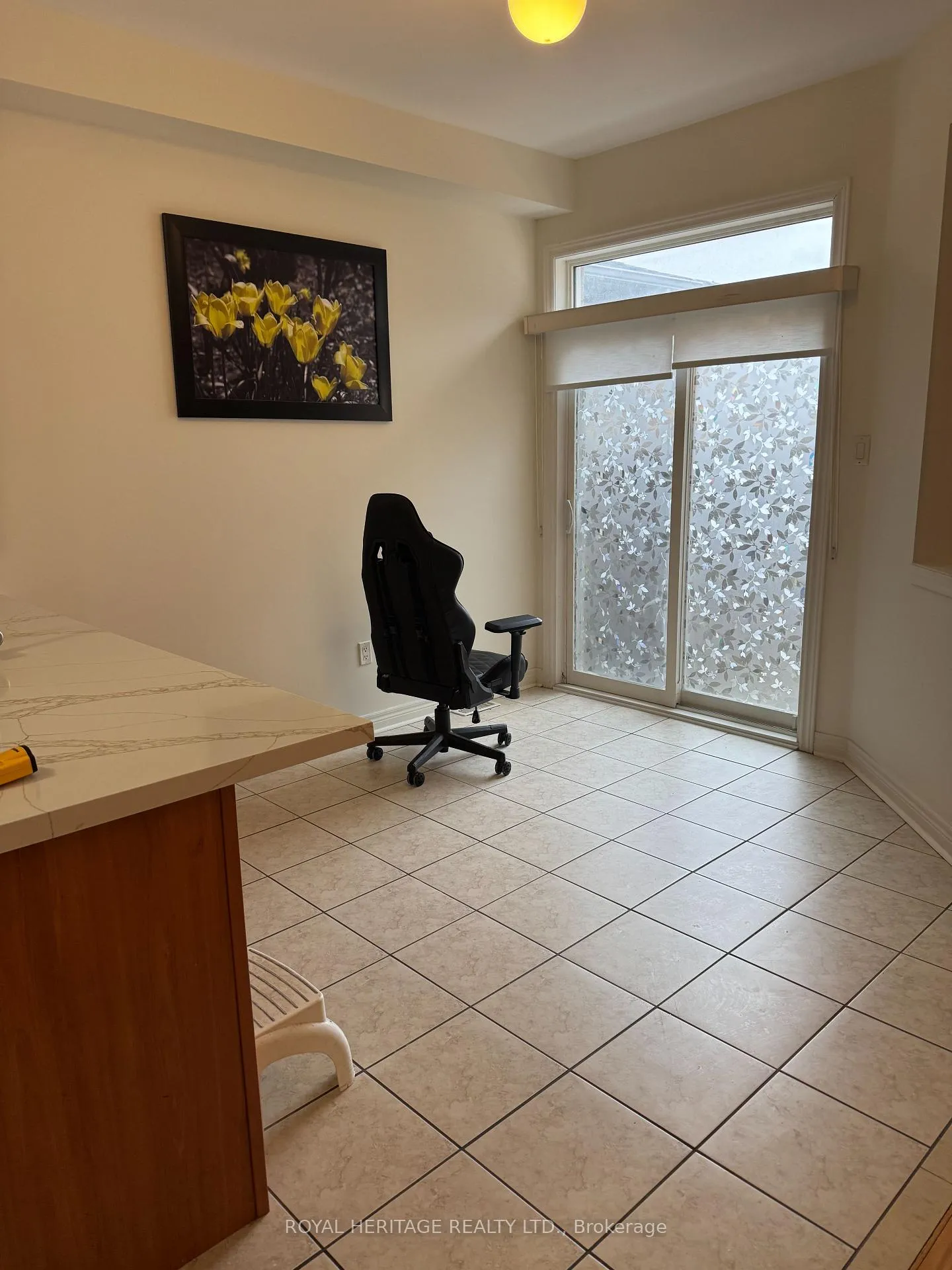 Photo 4 of Unit Main, 49 Everingham Circle, Brampton, Sandringham-Wellington — HOMEH