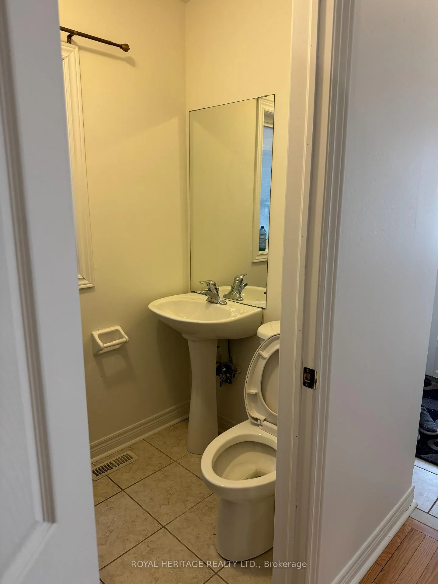 Photo 6 of Unit Main, 49 Everingham Circle, Brampton, Sandringham-Wellington — HOMEH