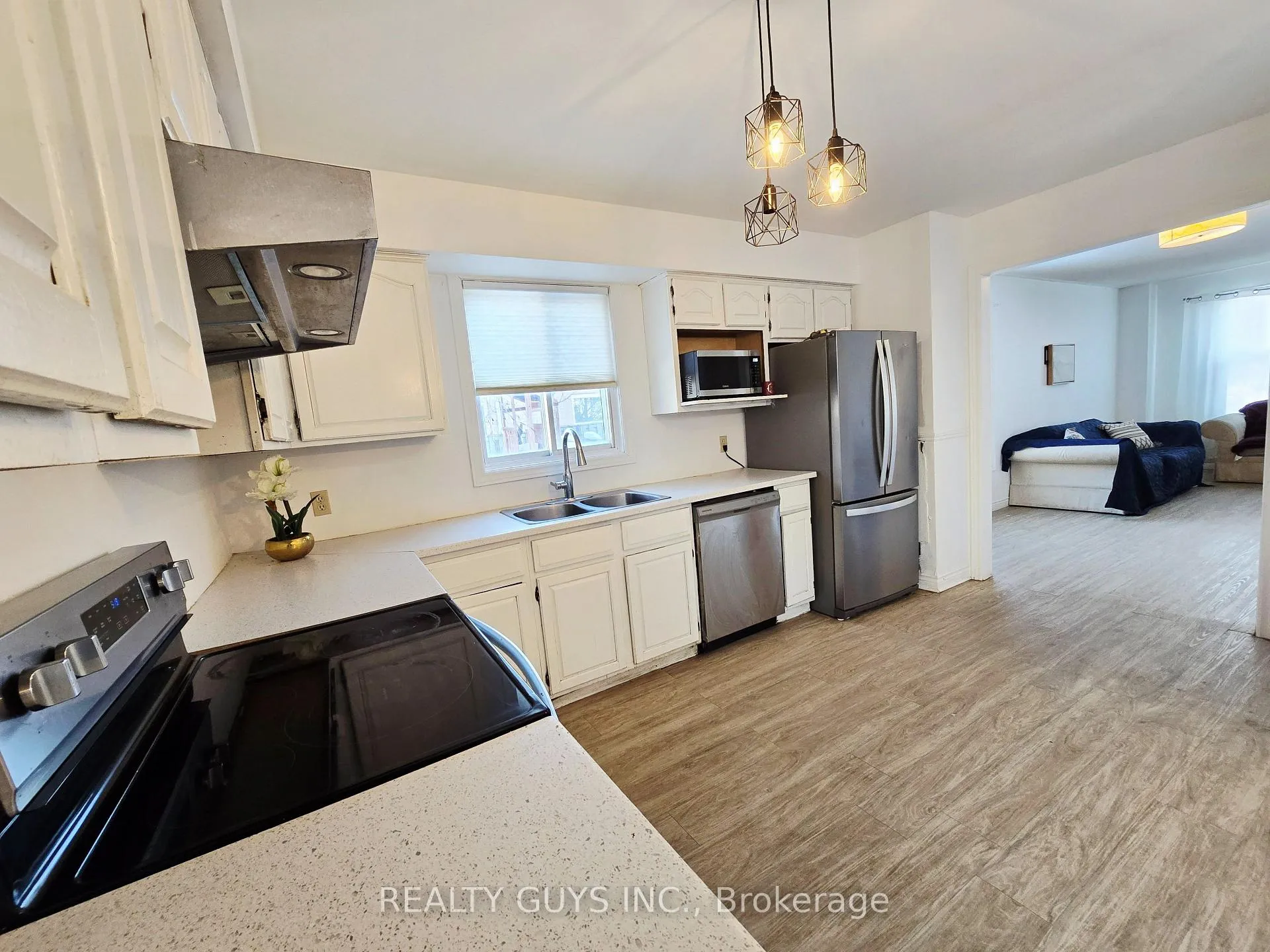 Photo 4 of 542 Westman Avenue, Peterborough, Otonabee Ward 1 — HOMEH