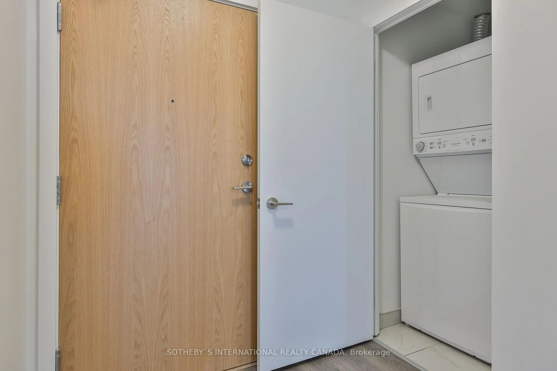 Photo 4 of Unit 2511, 1435 Celebration Drive, Pickering, Bay Ridges — HOMEH