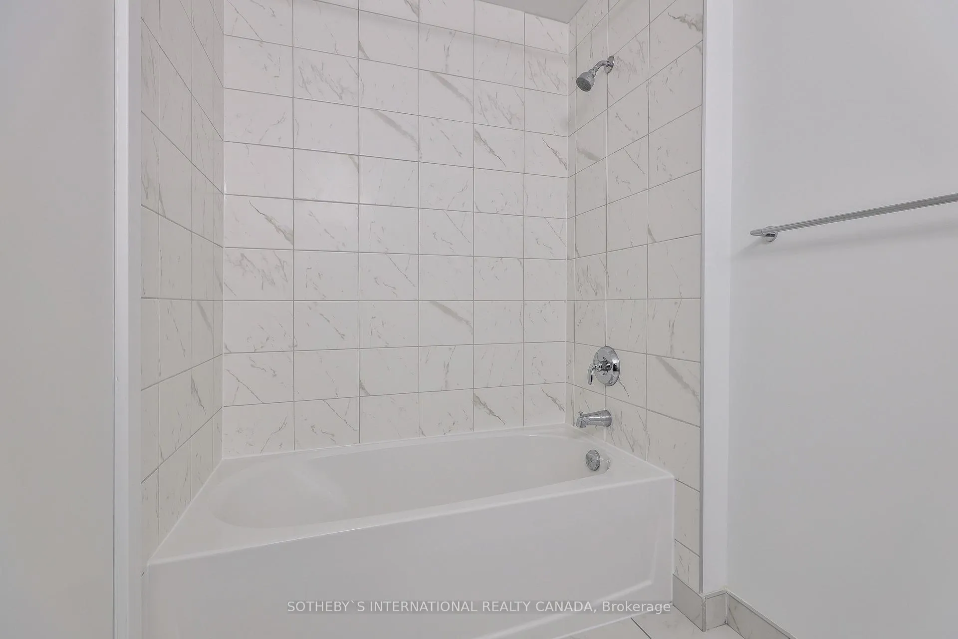 Photo 6 of Unit 2511, 1435 Celebration Drive, Pickering, Bay Ridges — HOMEH