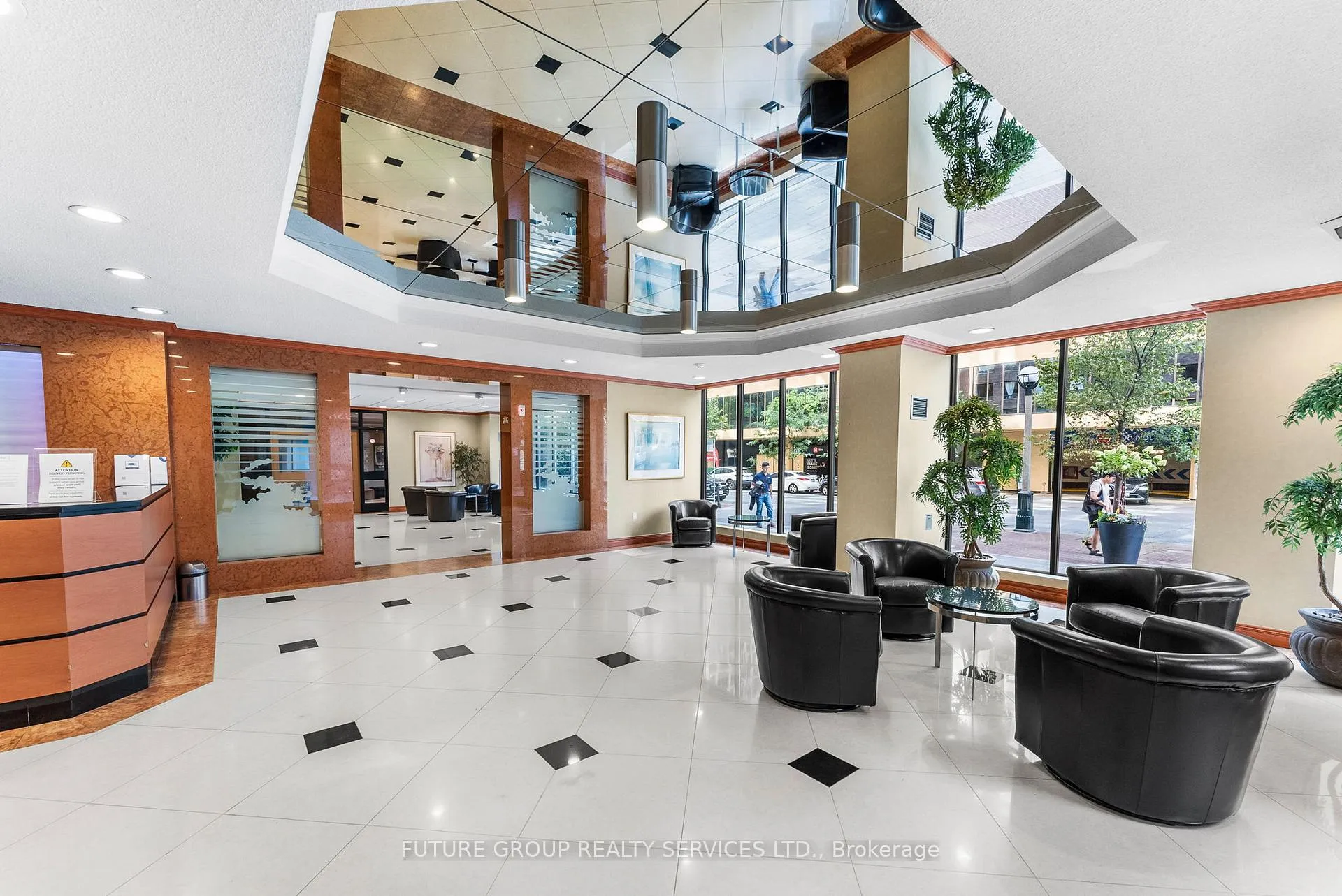 Photo 4 of Unit 2209, 633 Bay Street, Toronto, Bay Street Corridor — HOMEH