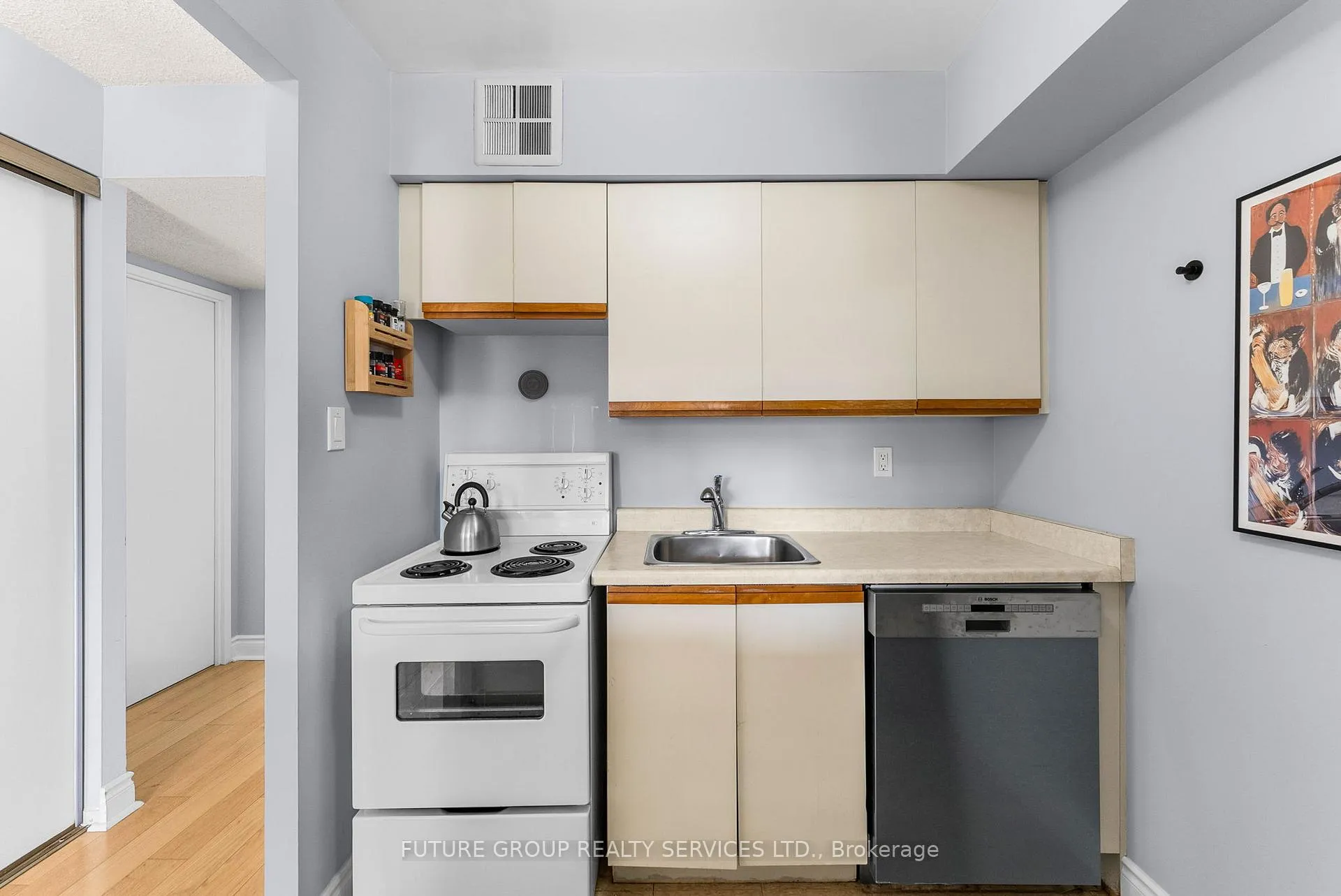 Photo 8 of Unit 2209, 633 Bay Street, Toronto, Bay Street Corridor — HOMEH