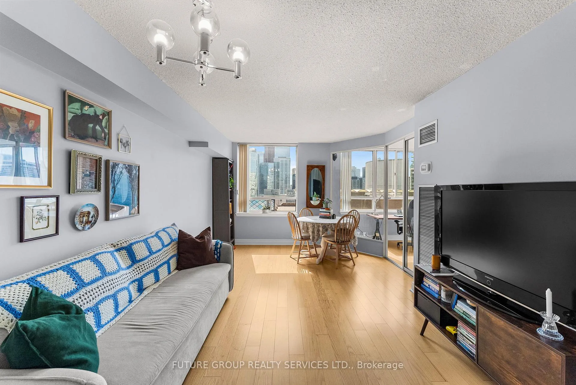 Photo 11 of Unit 2209, 633 Bay Street, Toronto, Bay Street Corridor — HOMEH