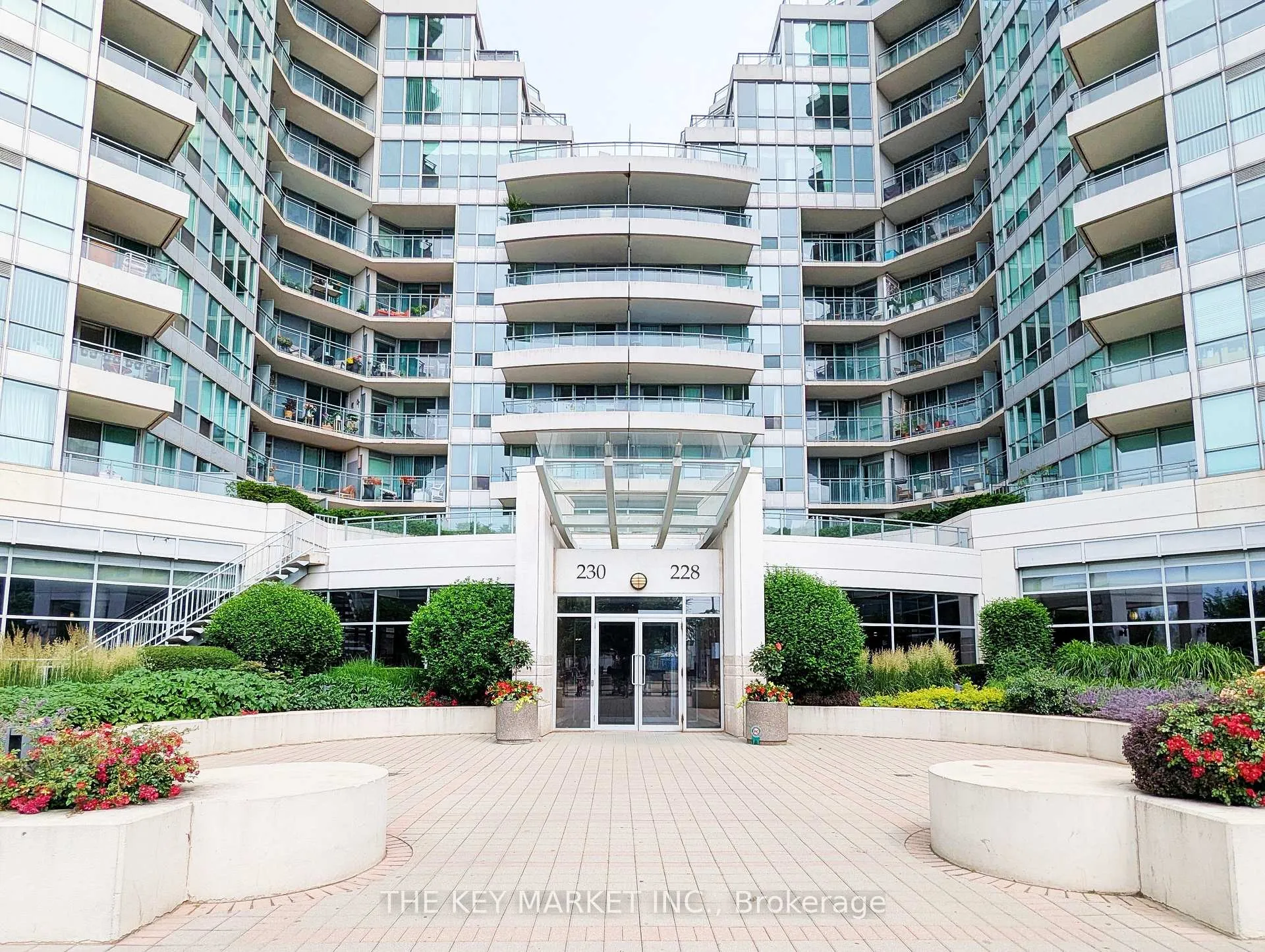 Photo 6 of Unit 1026, 230 Queens Quay W, Toronto, Waterfront Communities — HOMEH