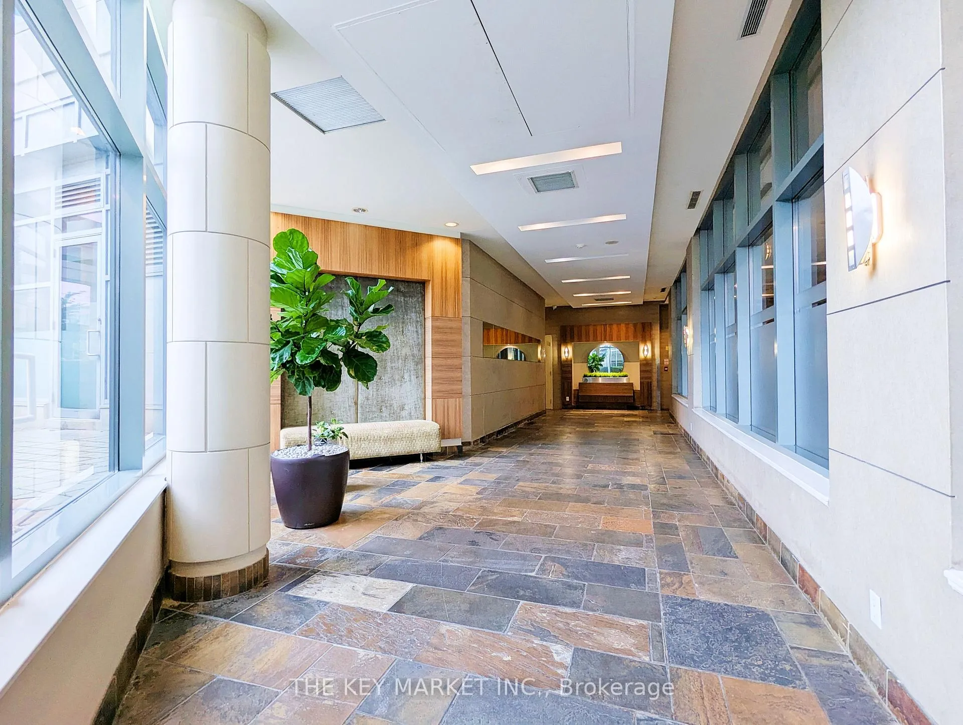Photo 11 of Unit 1026, 230 Queens Quay W, Toronto, Waterfront Communities — HOMEH
