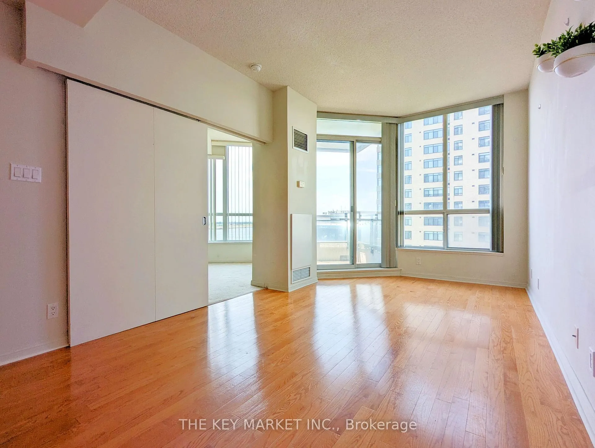 Photo 16 of Unit 1026, 230 Queens Quay W, Toronto, Waterfront Communities — HOMEH