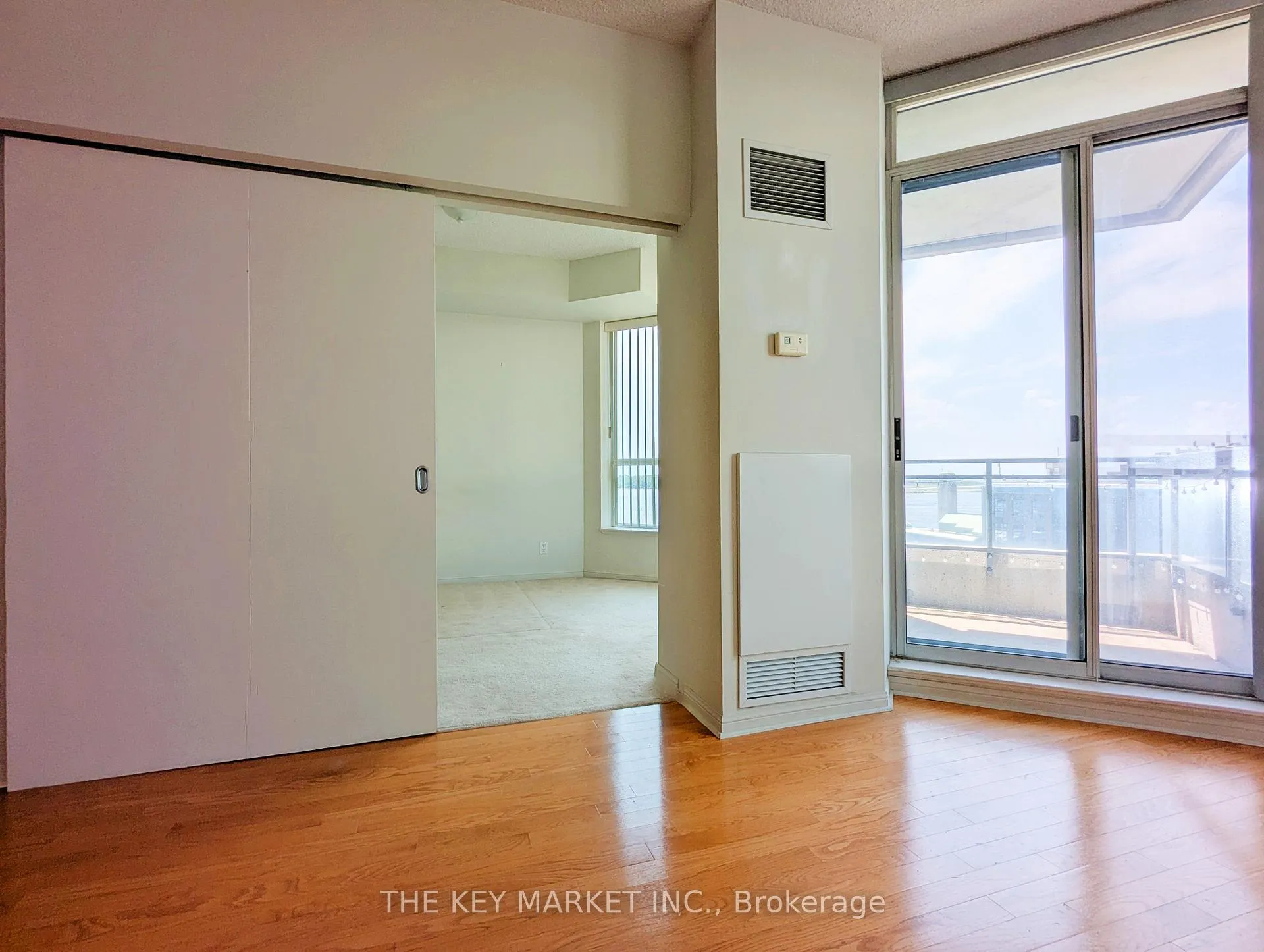 Photo 17 of Unit 1026, 230 Queens Quay W, Toronto, Waterfront Communities — HOMEH