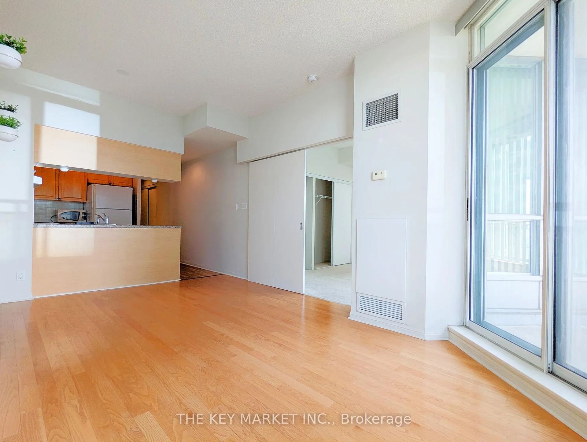 Photo 18 of Unit 1026, 230 Queens Quay W, Toronto, Waterfront Communities — HOMEH