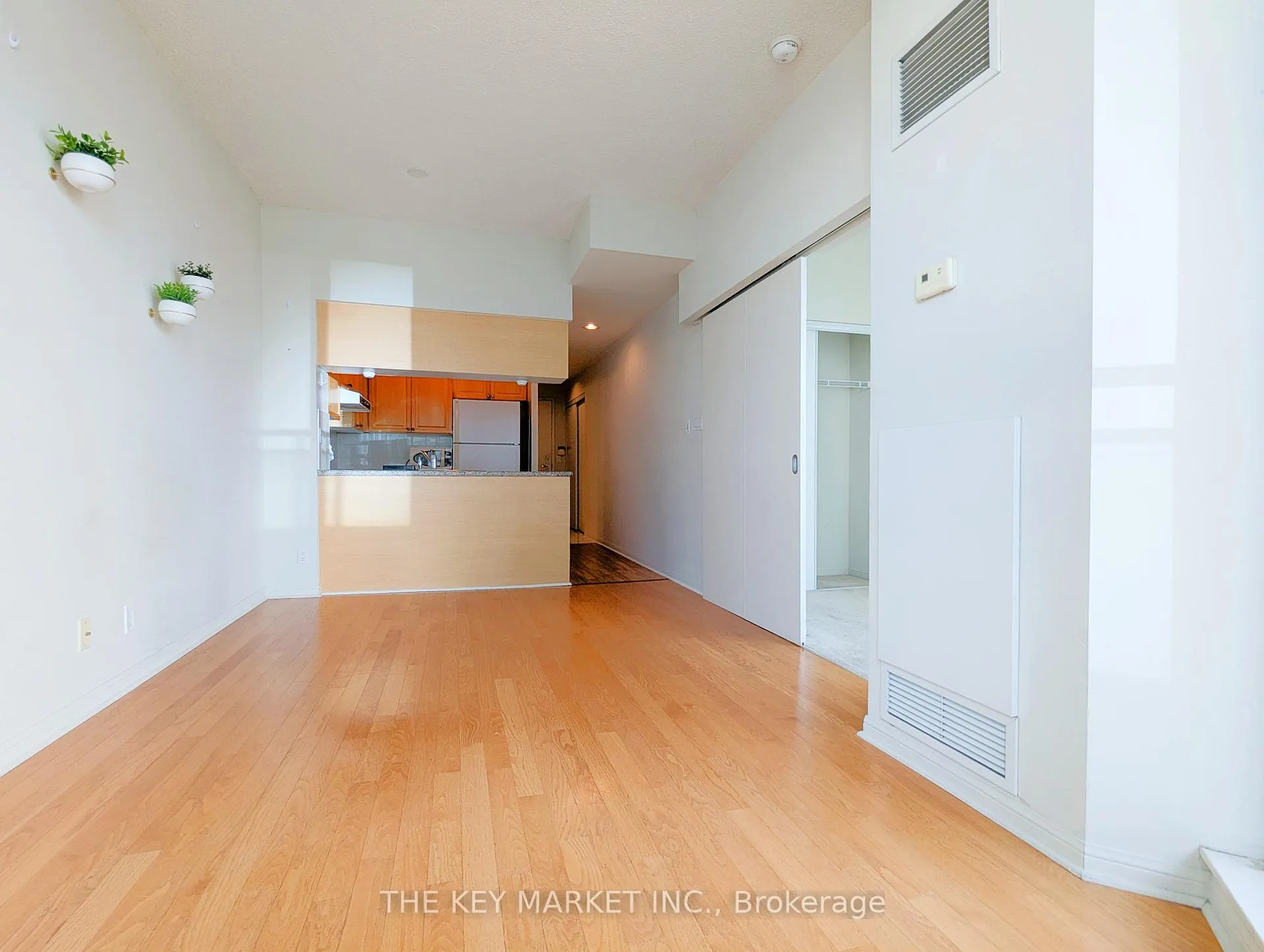 Photo 19 of Unit 1026, 230 Queens Quay W, Toronto, Waterfront Communities — HOMEH