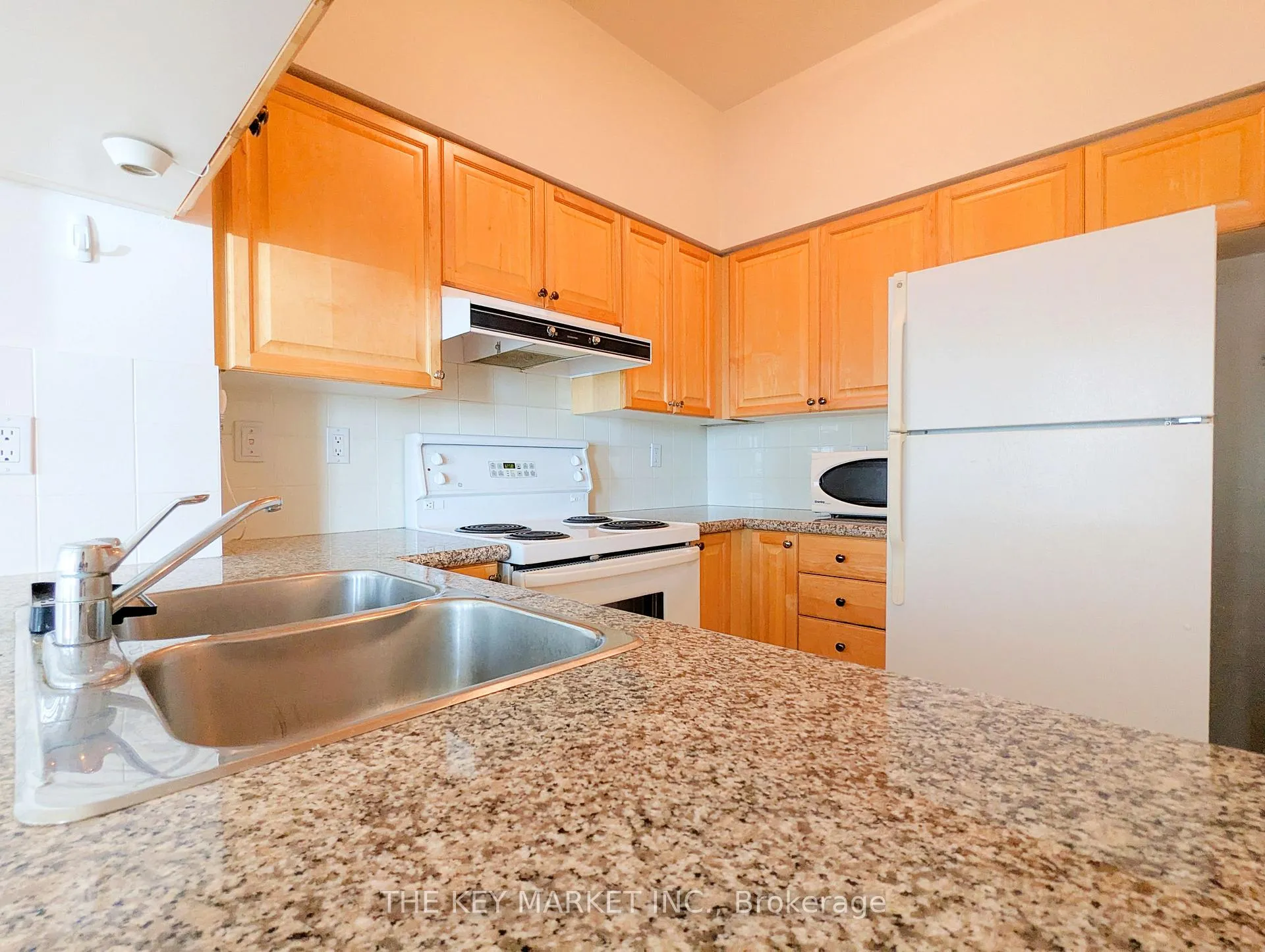 Photo 27 of Unit 1026, 230 Queens Quay W, Toronto, Waterfront Communities — HOMEH