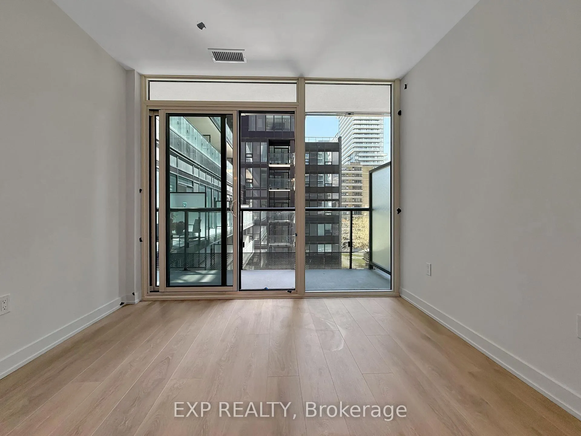 Photo 9 of Unit 601, 117 Broadway Avenue, Toronto, Mount Pleasant West — HOMEH