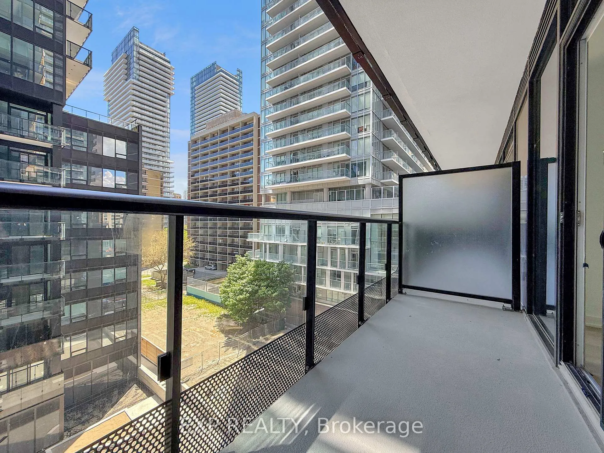 Photo 14 of Unit 601, 117 Broadway Avenue, Toronto, Mount Pleasant West — HOMEH