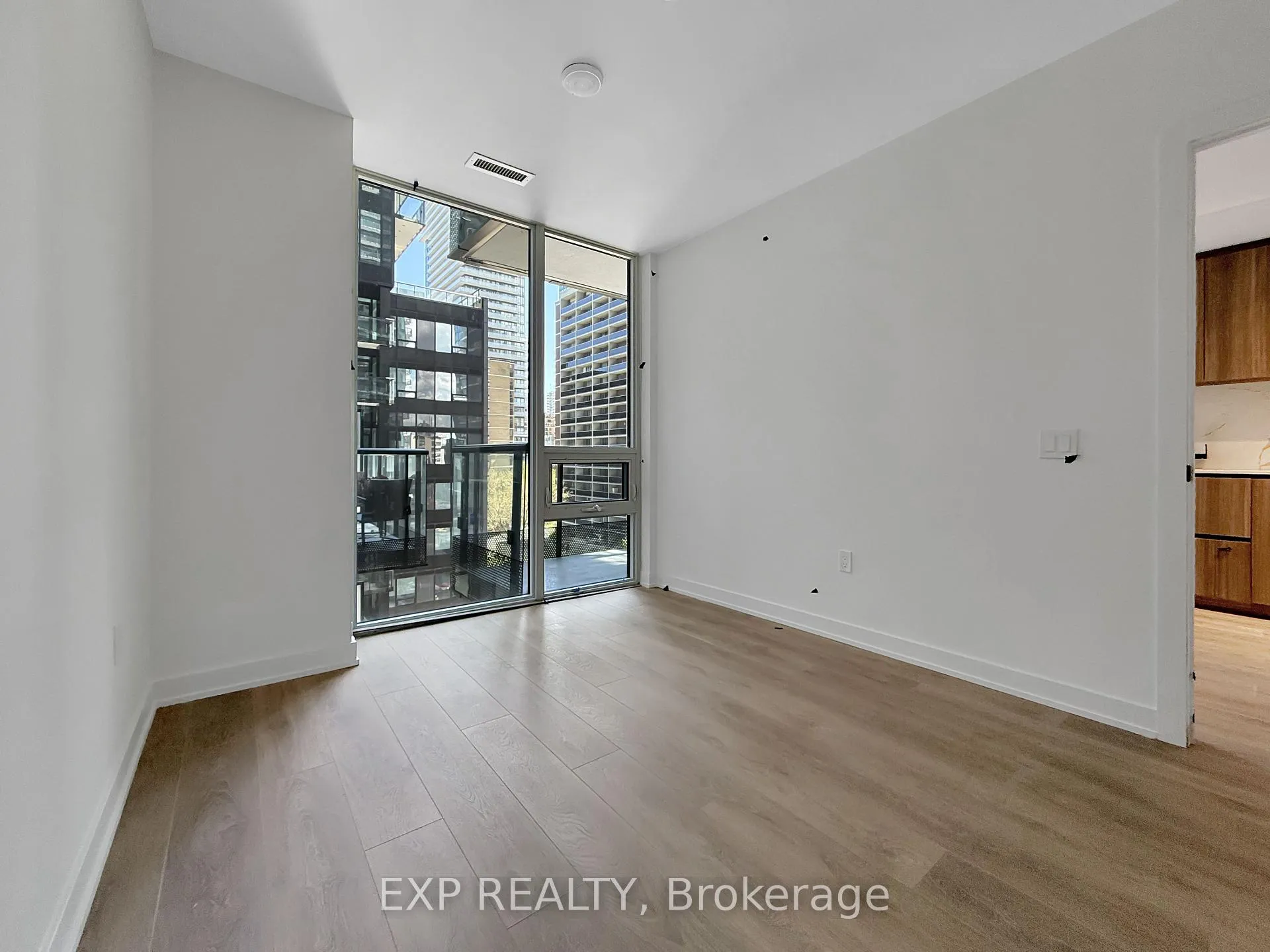 Photo 18 of Unit 601, 117 Broadway Avenue, Toronto, Mount Pleasant West — HOMEH