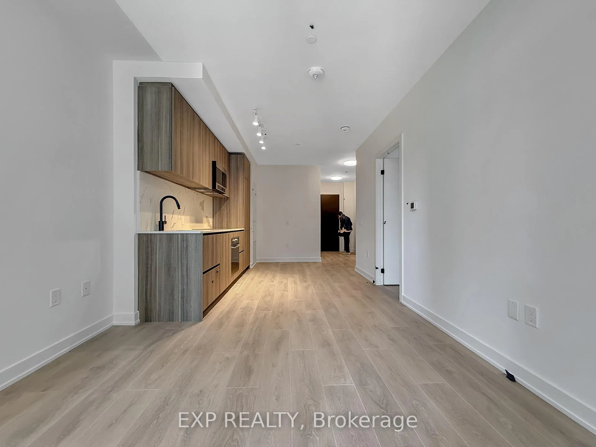 Photo 24 of Unit 601, 117 Broadway Avenue, Toronto, Mount Pleasant West — HOMEH