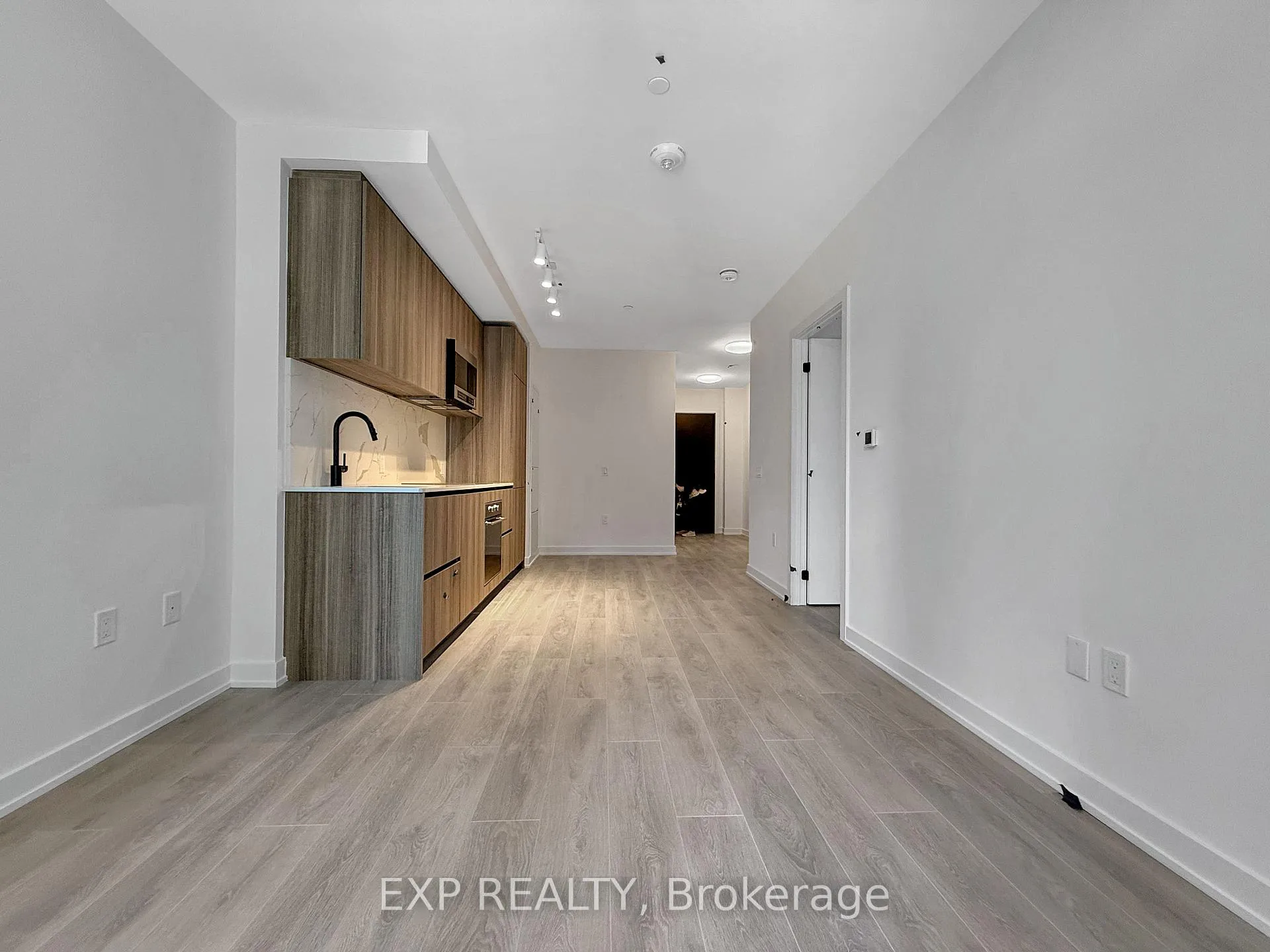 Photo 25 of Unit 601, 117 Broadway Avenue, Toronto, Mount Pleasant West — HOMEH