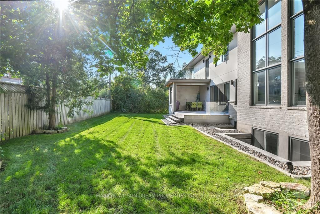 Photo 2 of 320 CRESTVIEW Rd, Ottawa, Alta Vista/Faircrest Heights — HOMEH