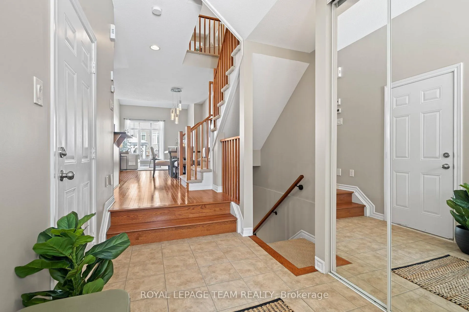Photo 2 of 319 Kingbrook Drive, Ottawa, Kanata - Bridlewood — HOMEH