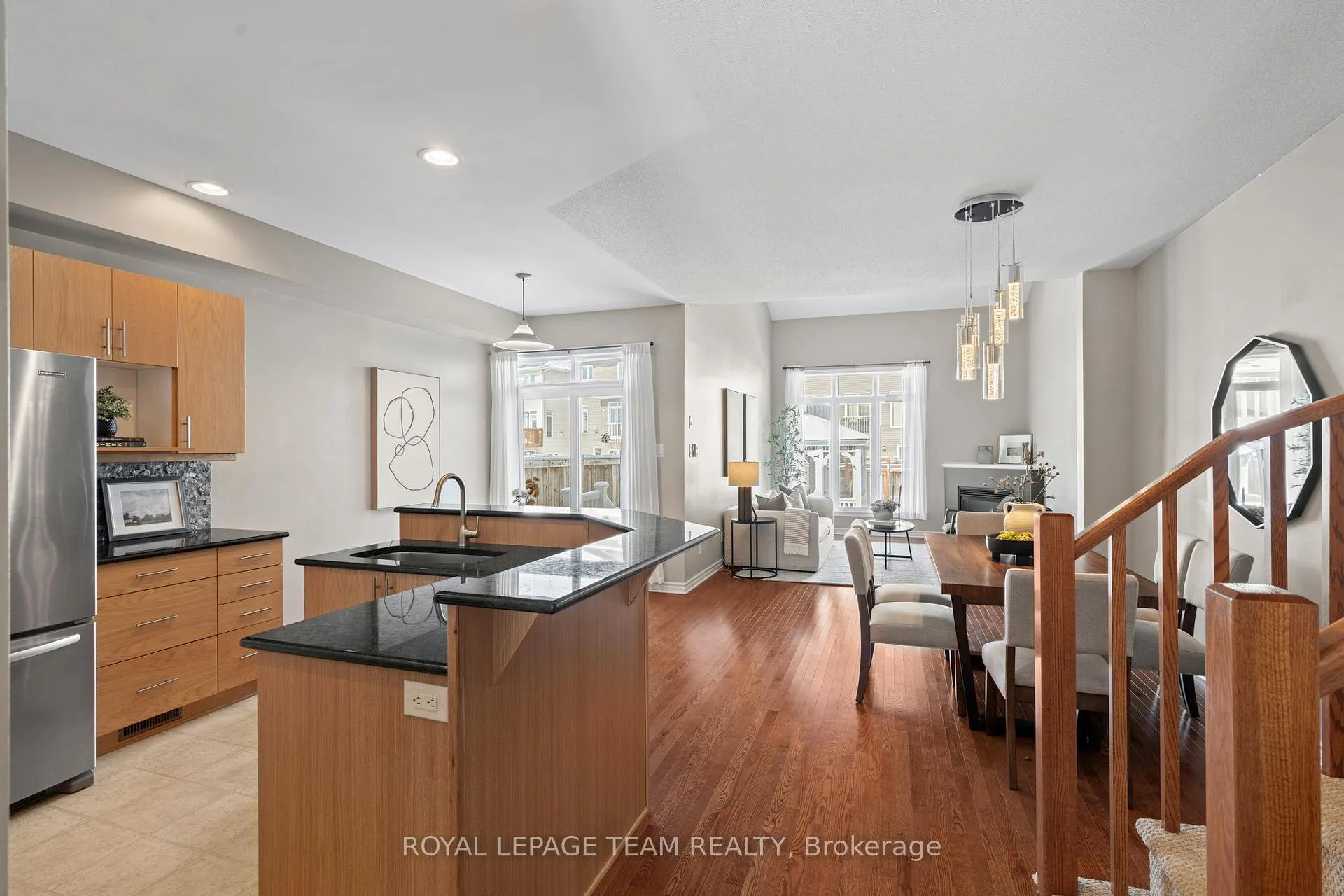 Photo 3 of 319 Kingbrook Drive, Ottawa, Kanata - Bridlewood — HOMEH