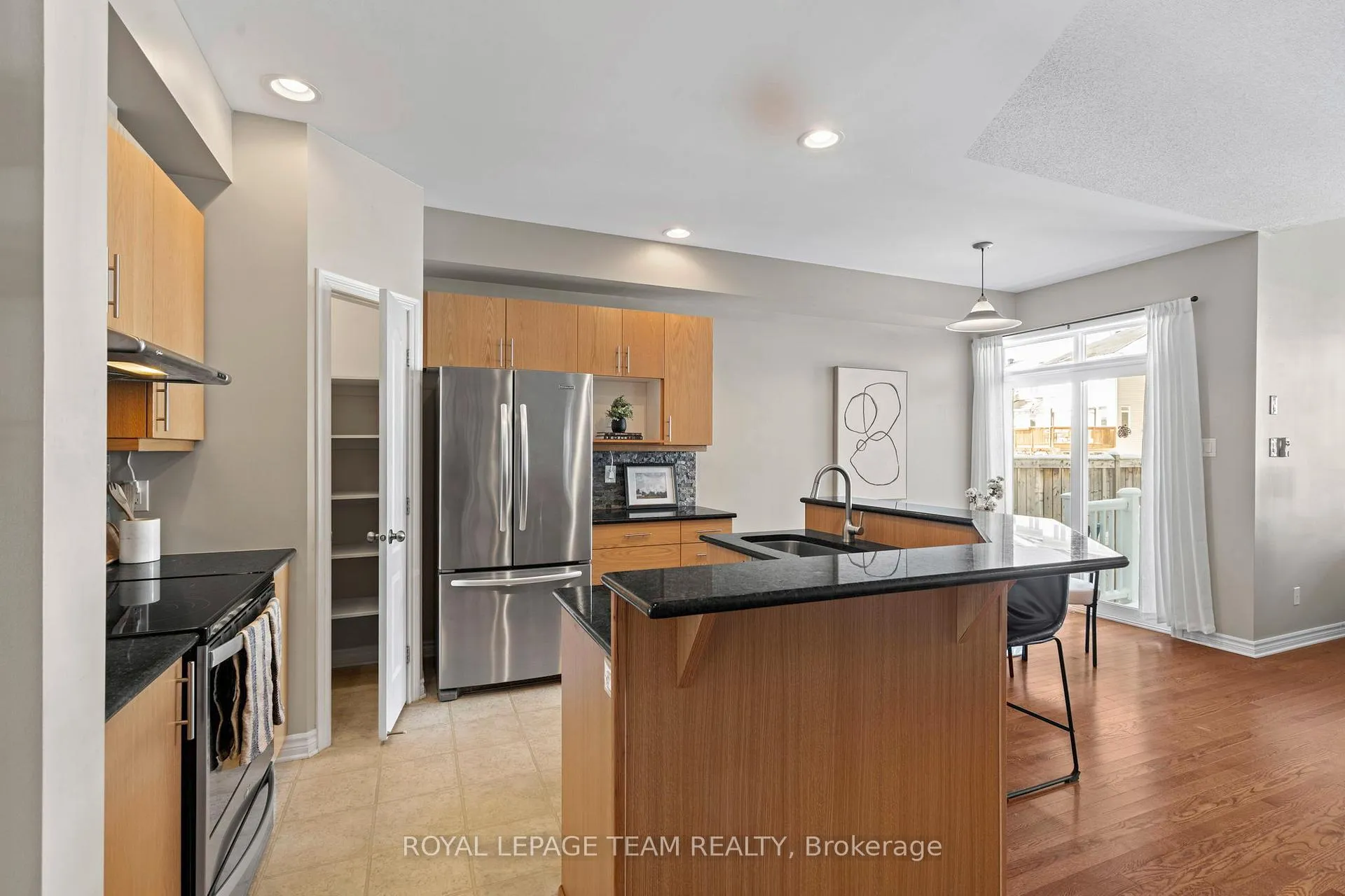 Photo 4 of 319 Kingbrook Drive, Ottawa, Kanata - Bridlewood — HOMEH
