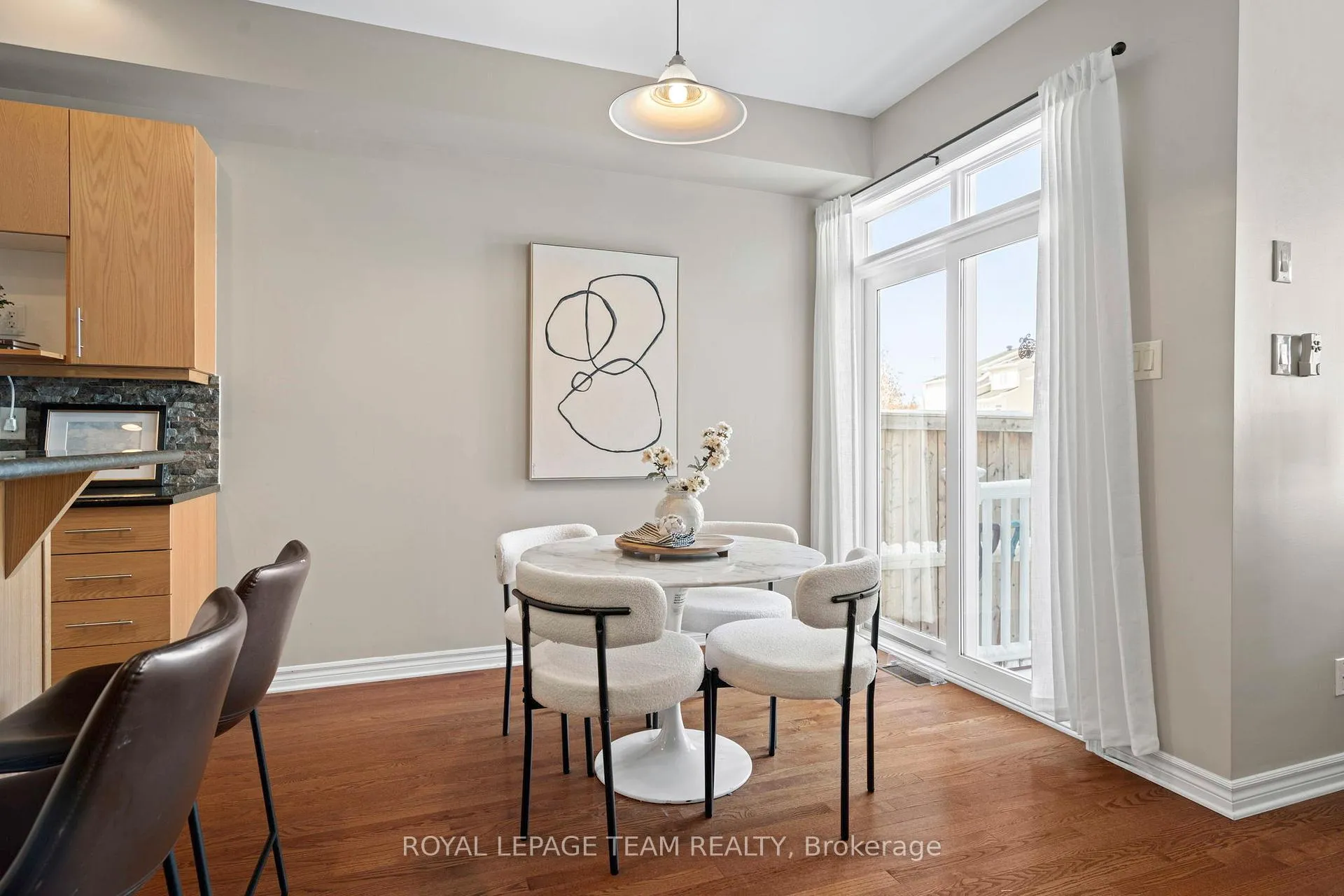 Photo 9 of 319 Kingbrook Drive, Ottawa, Kanata - Bridlewood — HOMEH
