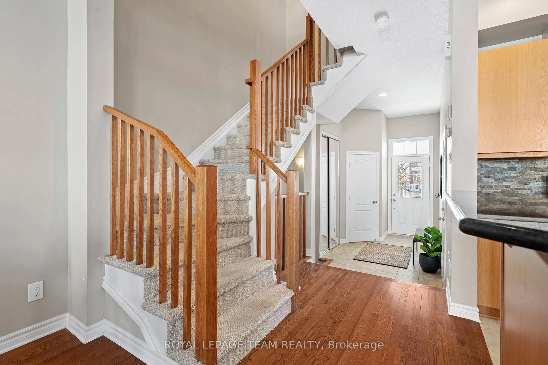 Photo 16 of 319 Kingbrook Drive, Ottawa, Kanata - Bridlewood — HOMEH